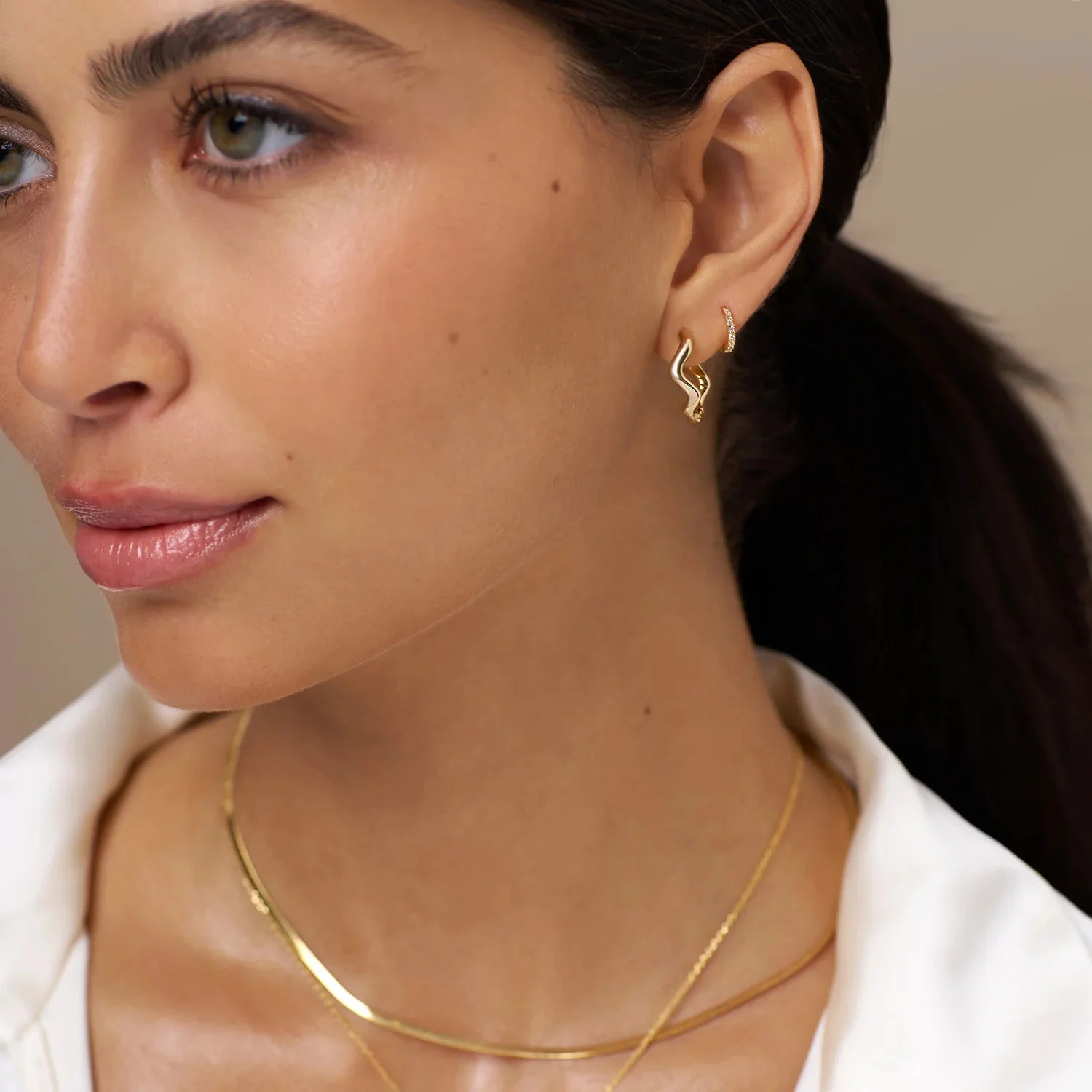 Organic Wave Oval Hoops Pale Gold - Image 2
