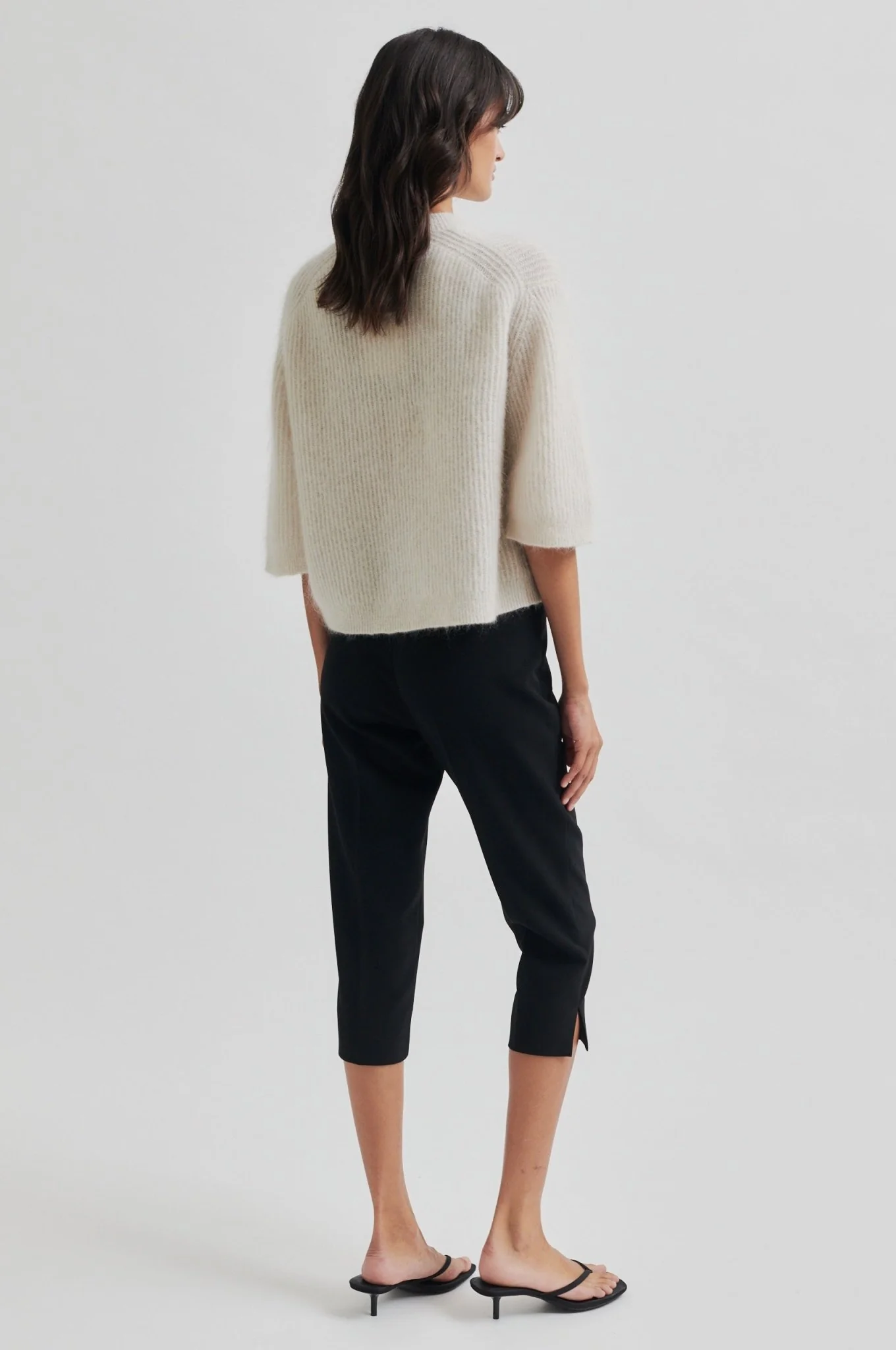 Capris Trousers Black - Image 4
