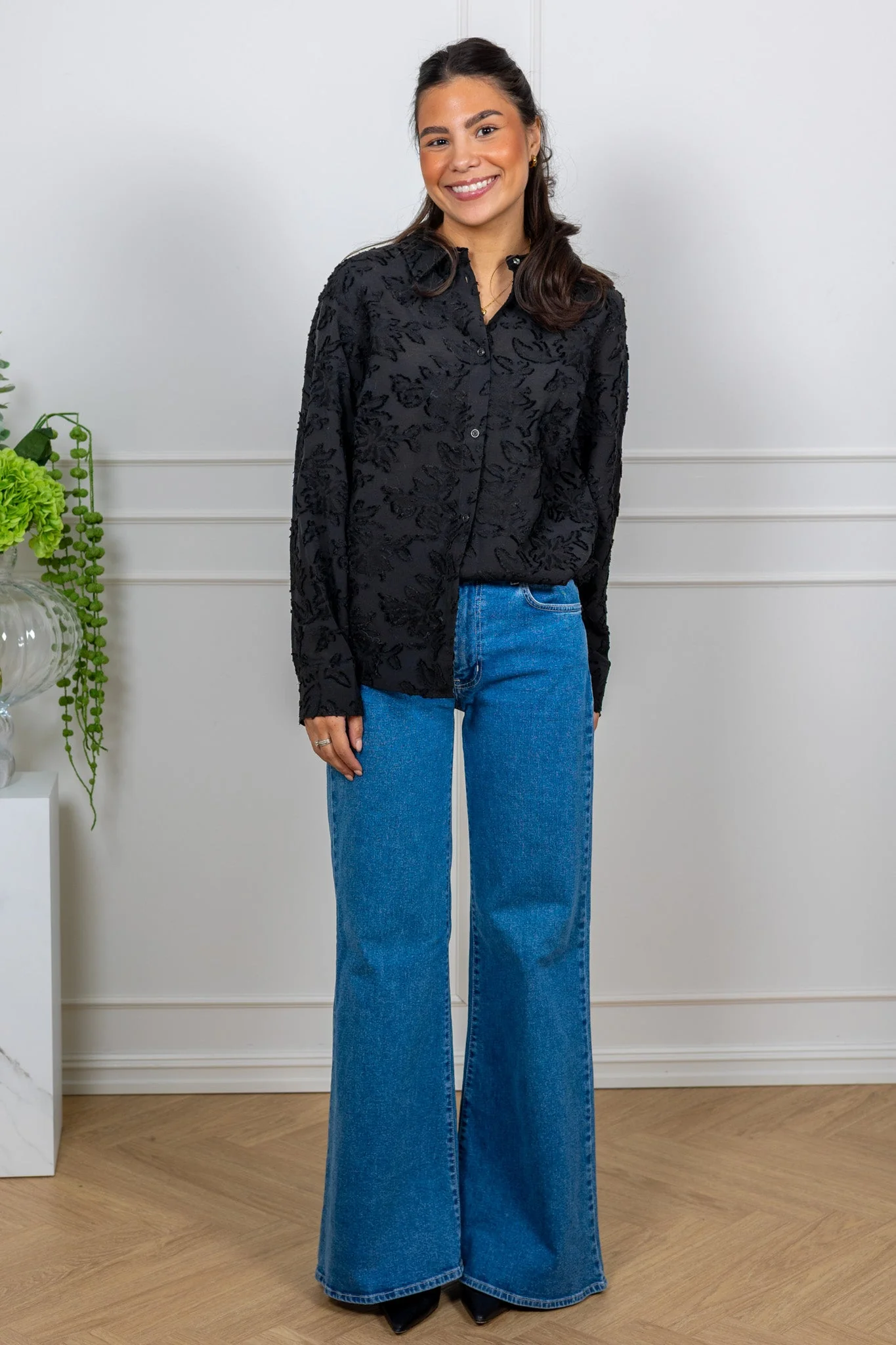 Vilya Shirt Black - Image 4