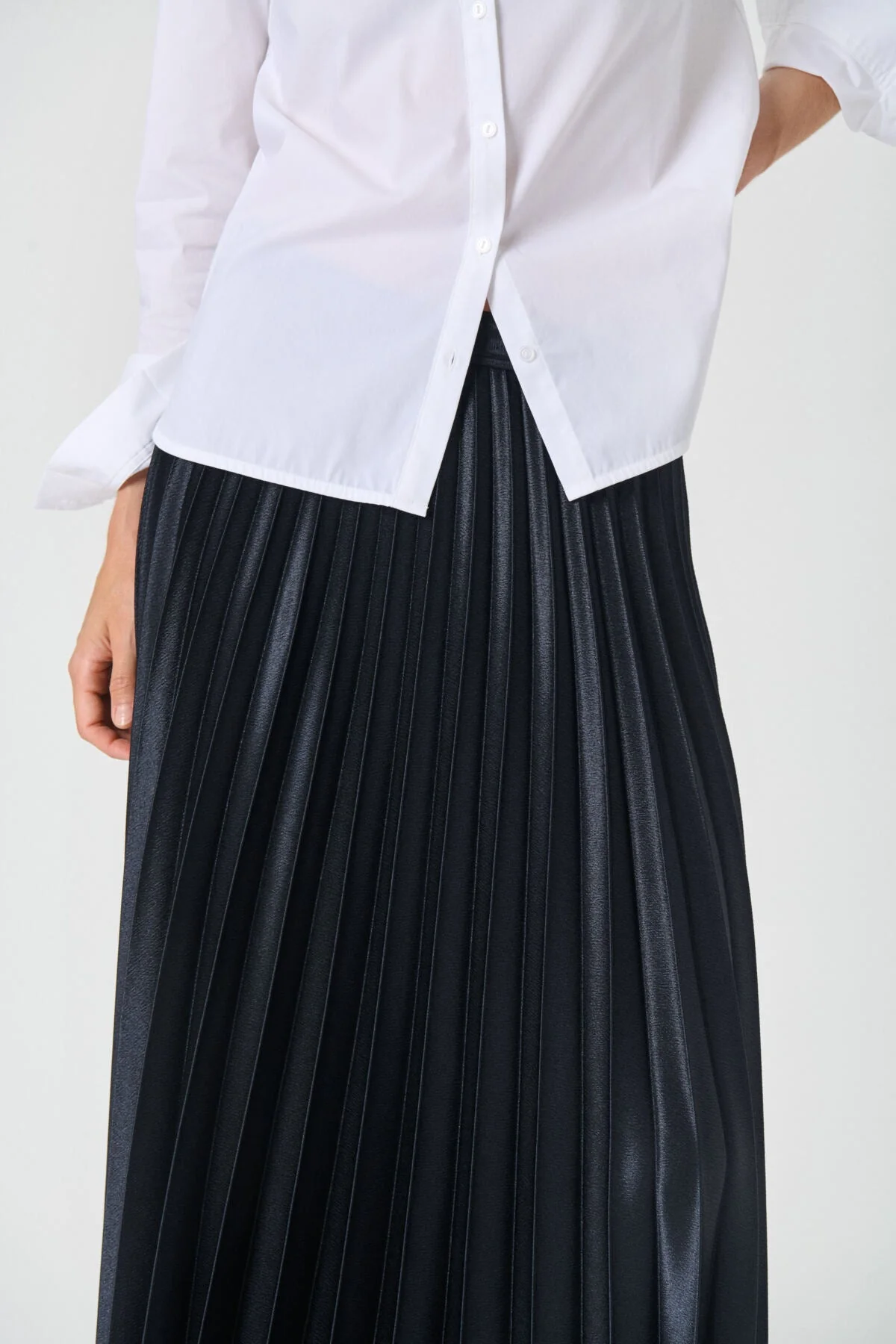 Violetta Skirt Dark Navy - Image 9