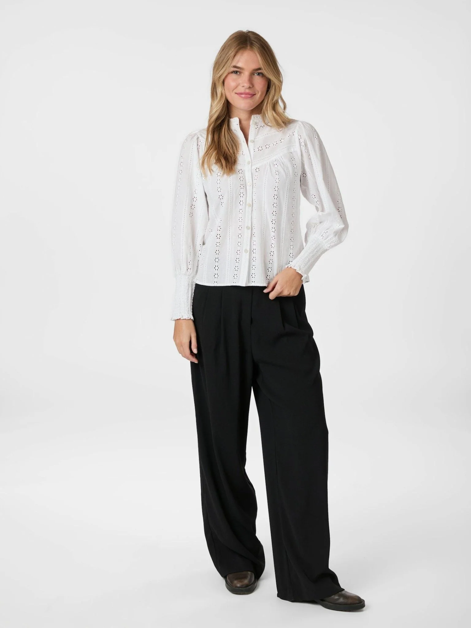 Wenna Embroidery Blouse White - Image 6