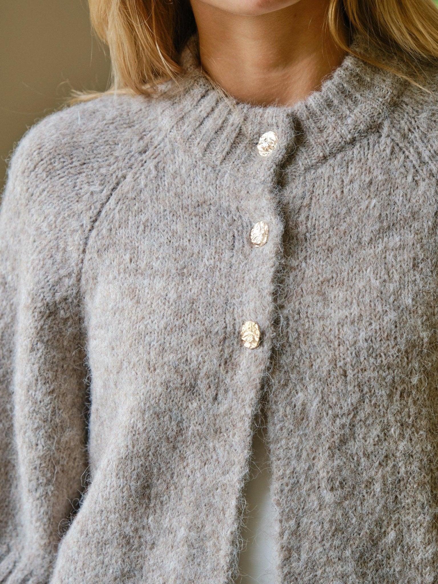 Benuta Fluffy Knit Cardigan Beige Melange - Image 11