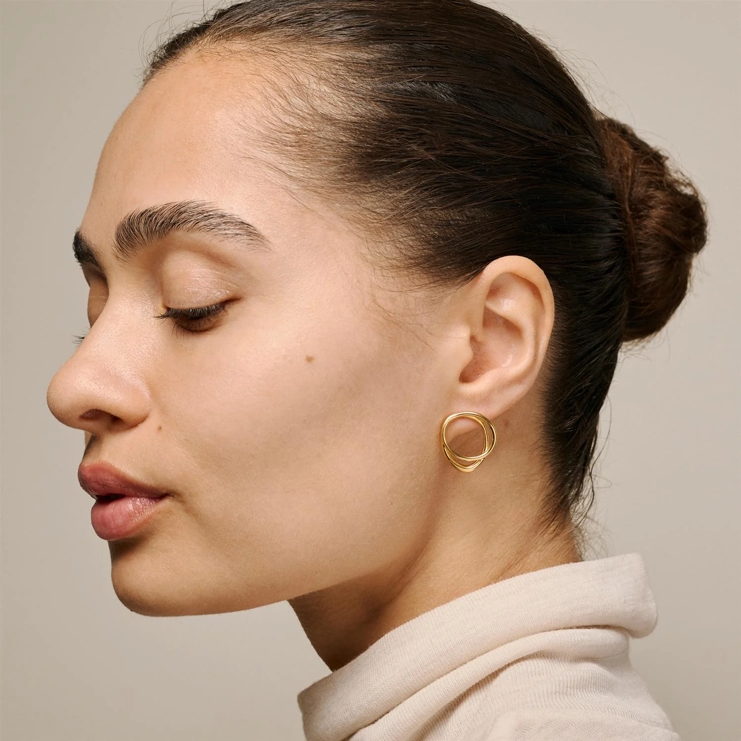 Bellu Earrings Gold - Image 3