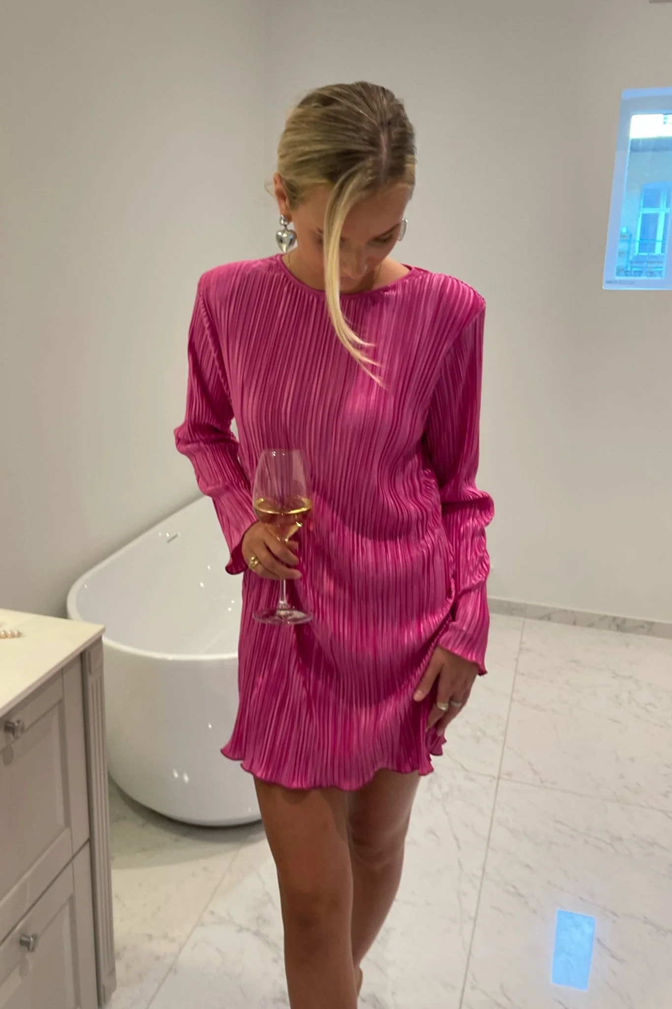 Kelly Plissé Dress Fuchsia Pink - Image 2
