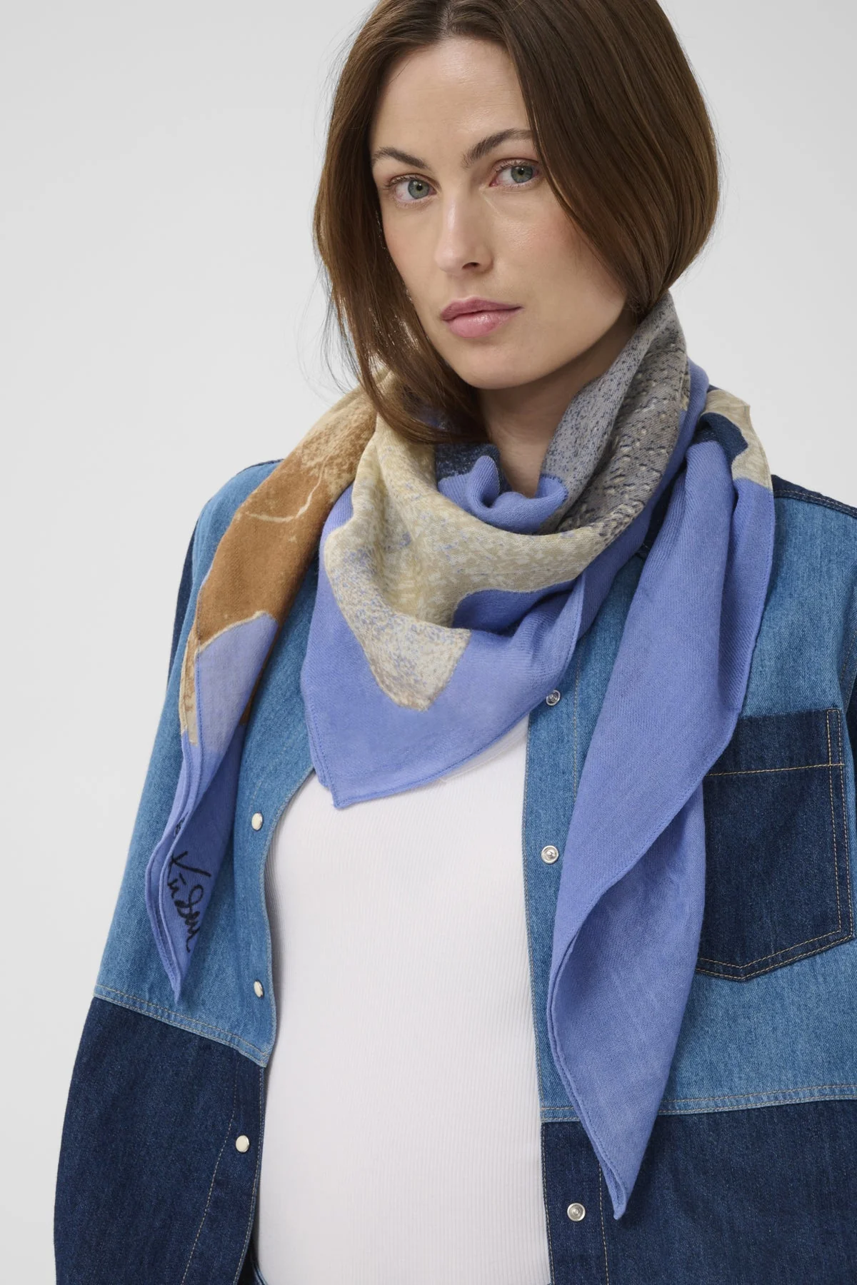 Felisia Scarf Serenity Leaf Print - Image 2