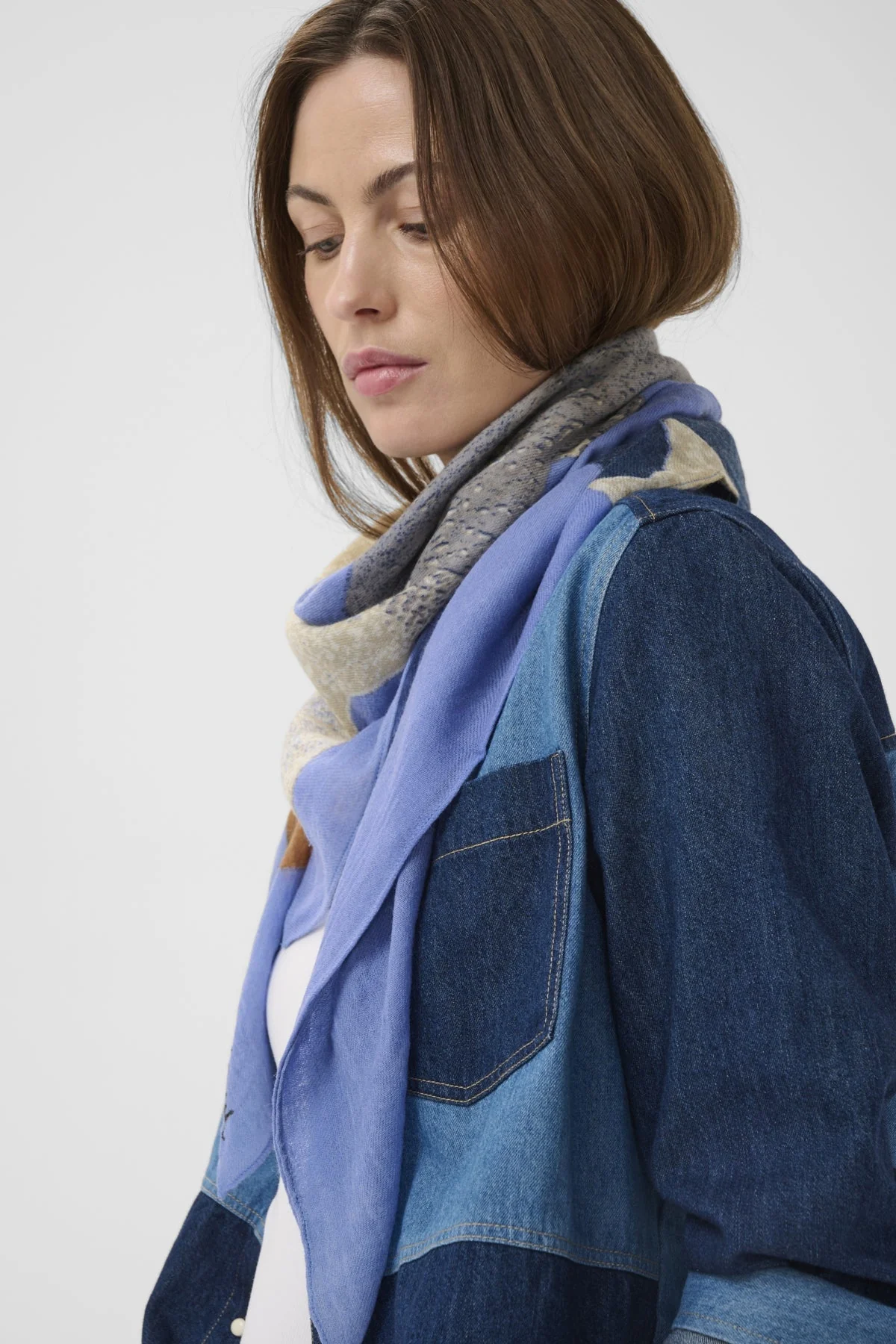 Felisia Scarf Serenity Leaf Print - Image 3