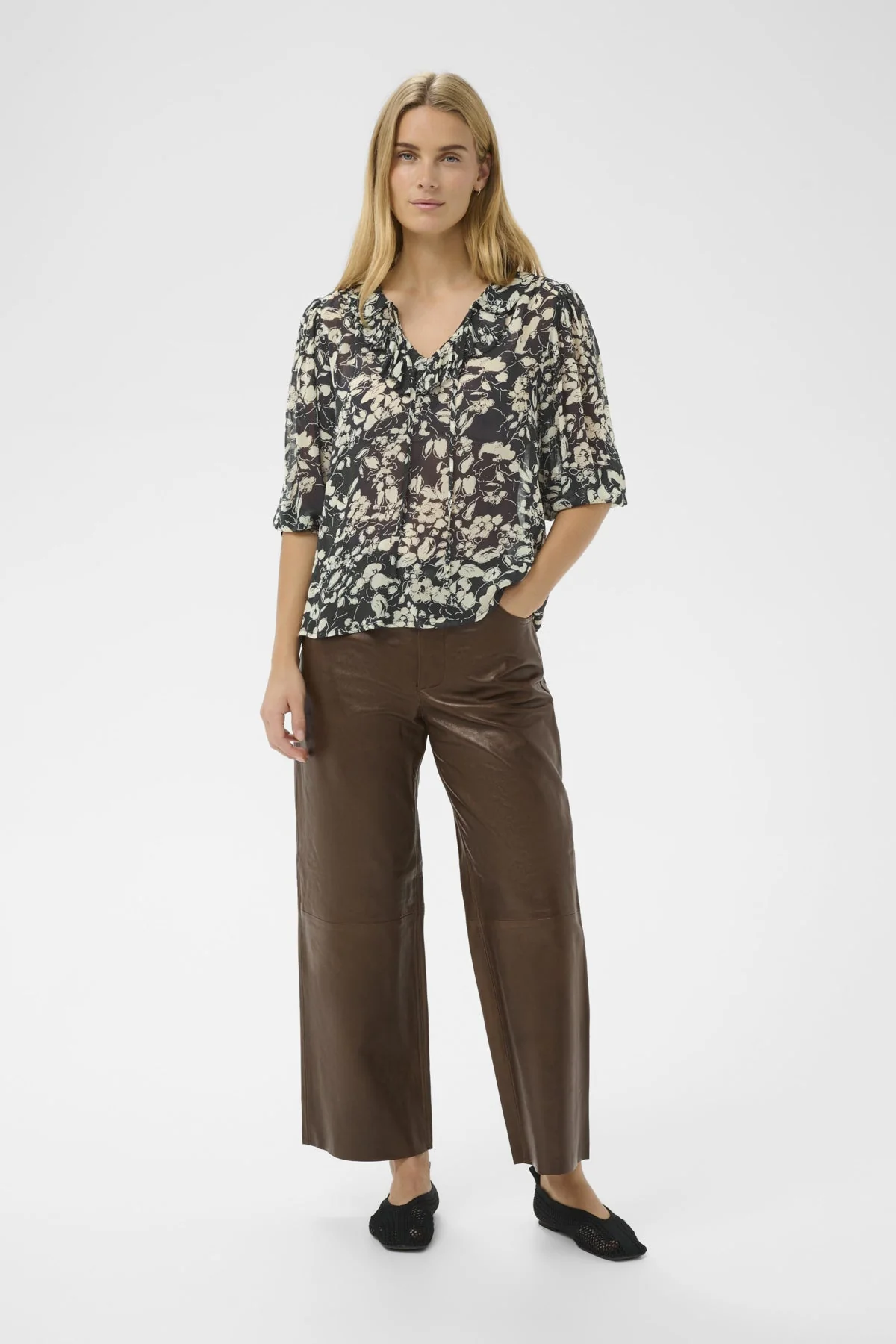 Alvia Blouse After Midnight Art Flower - Image 3