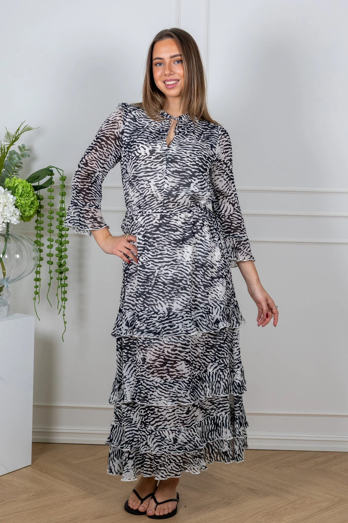 Lyon Dress Black Wavy Structure
