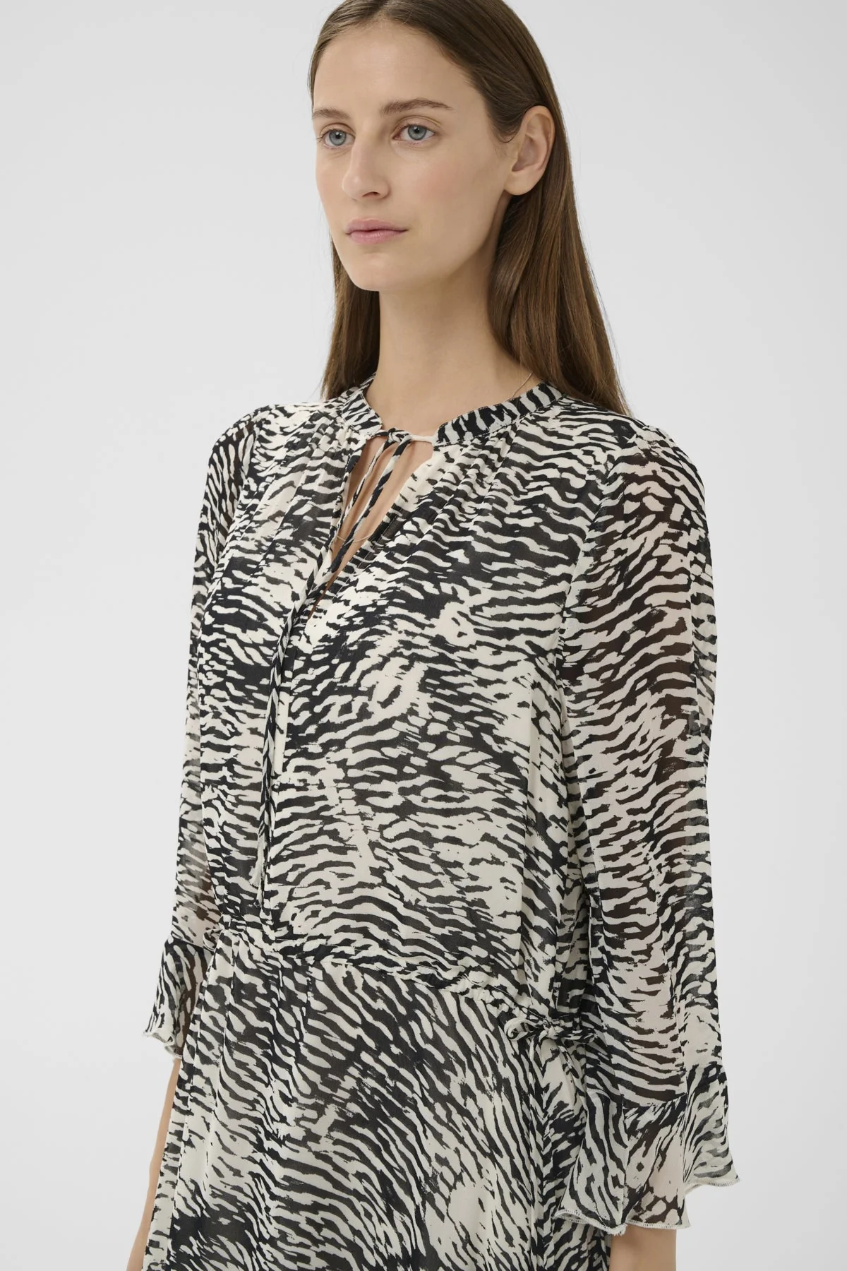 Lyon Dress Black Wavy Structure - Image 8