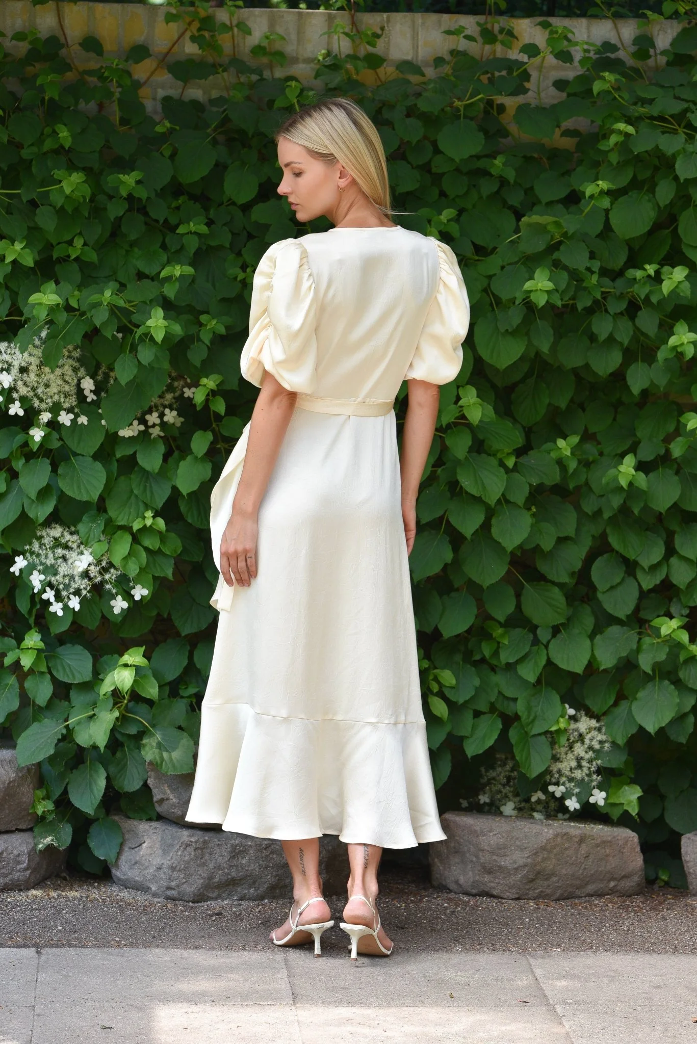 Sinda Dress Pale Yellow - Image 11