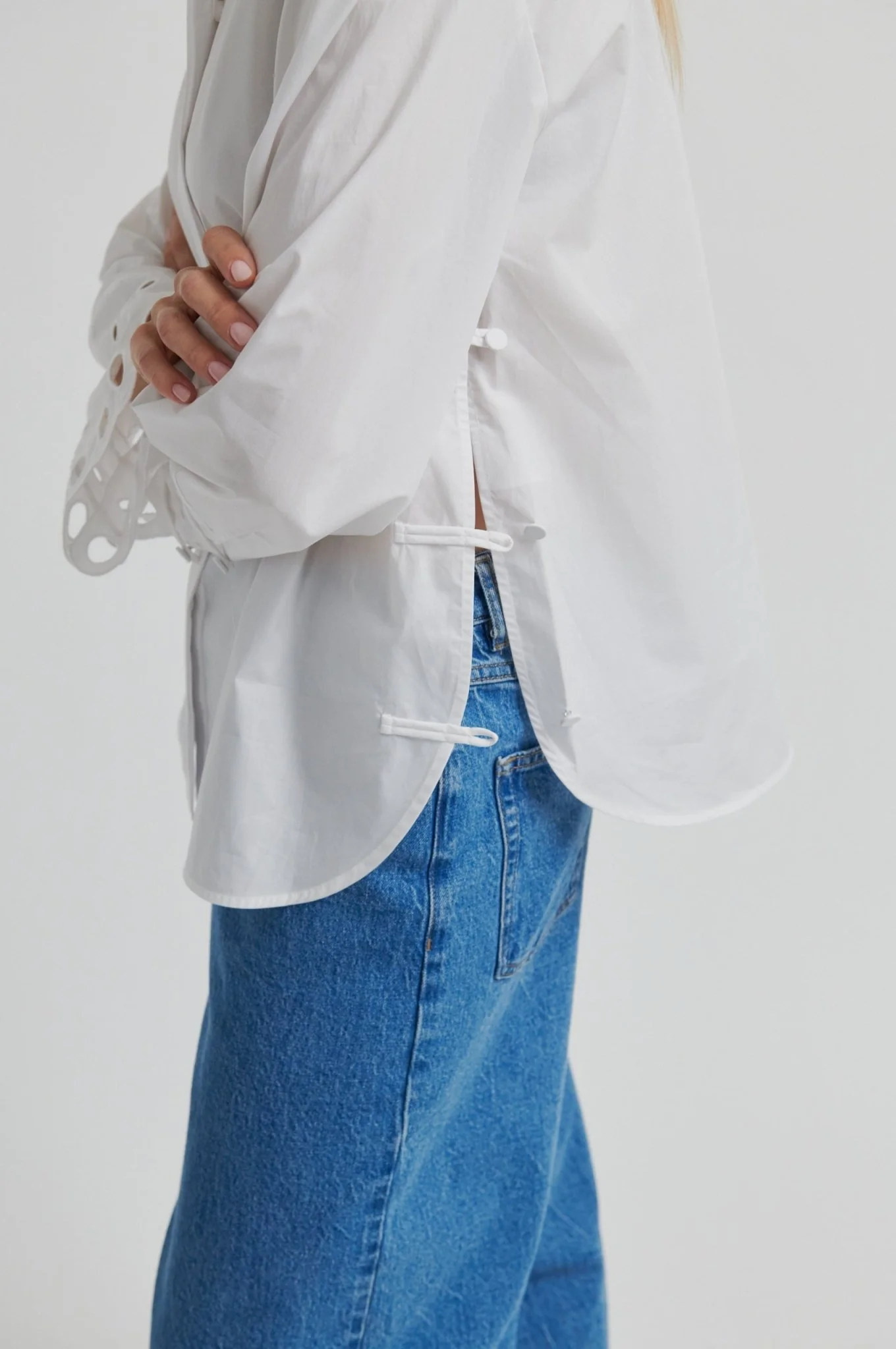 Yenifer Shirt White - Image 11