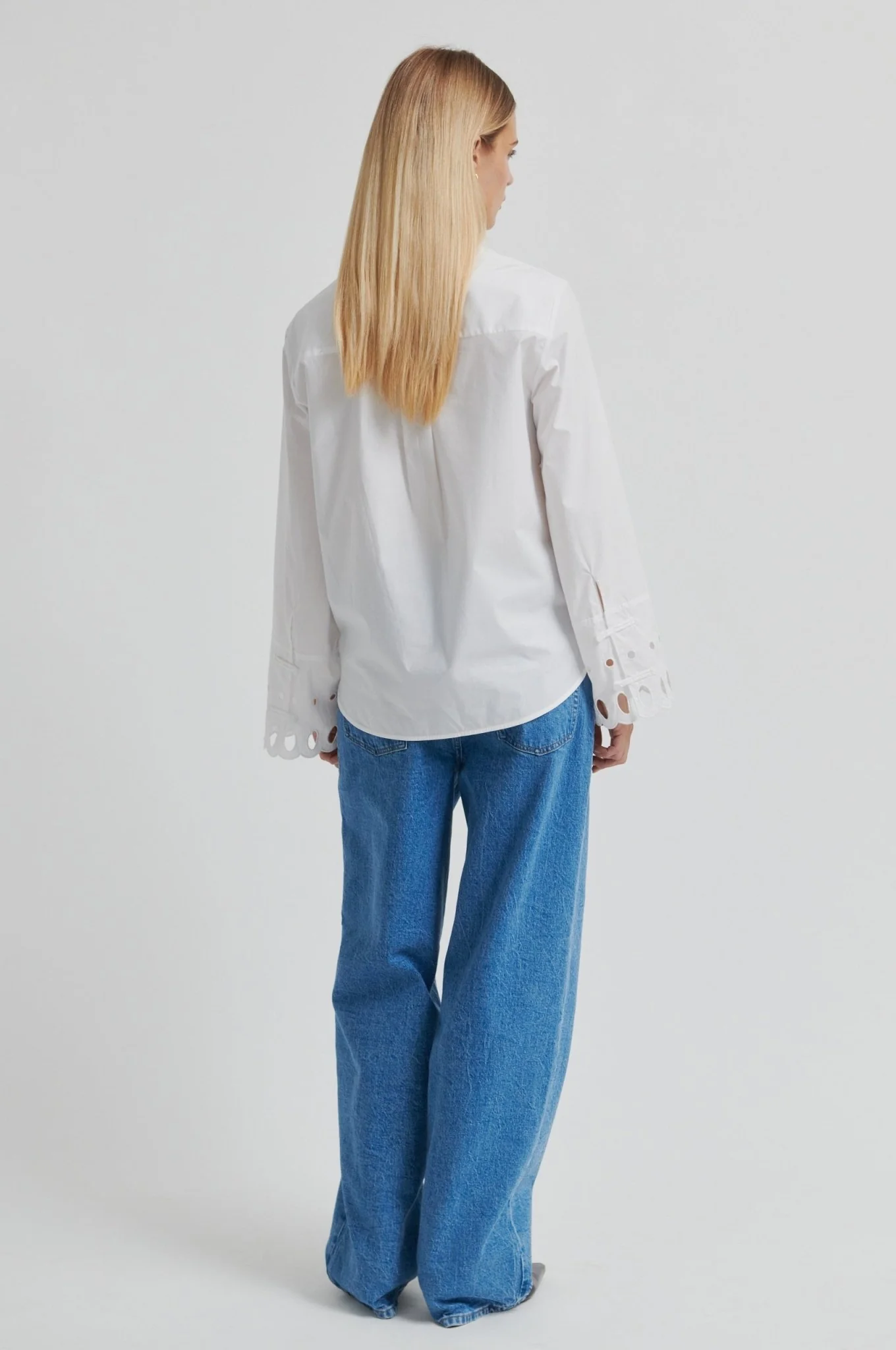 Yenifer Shirt White - Image 12