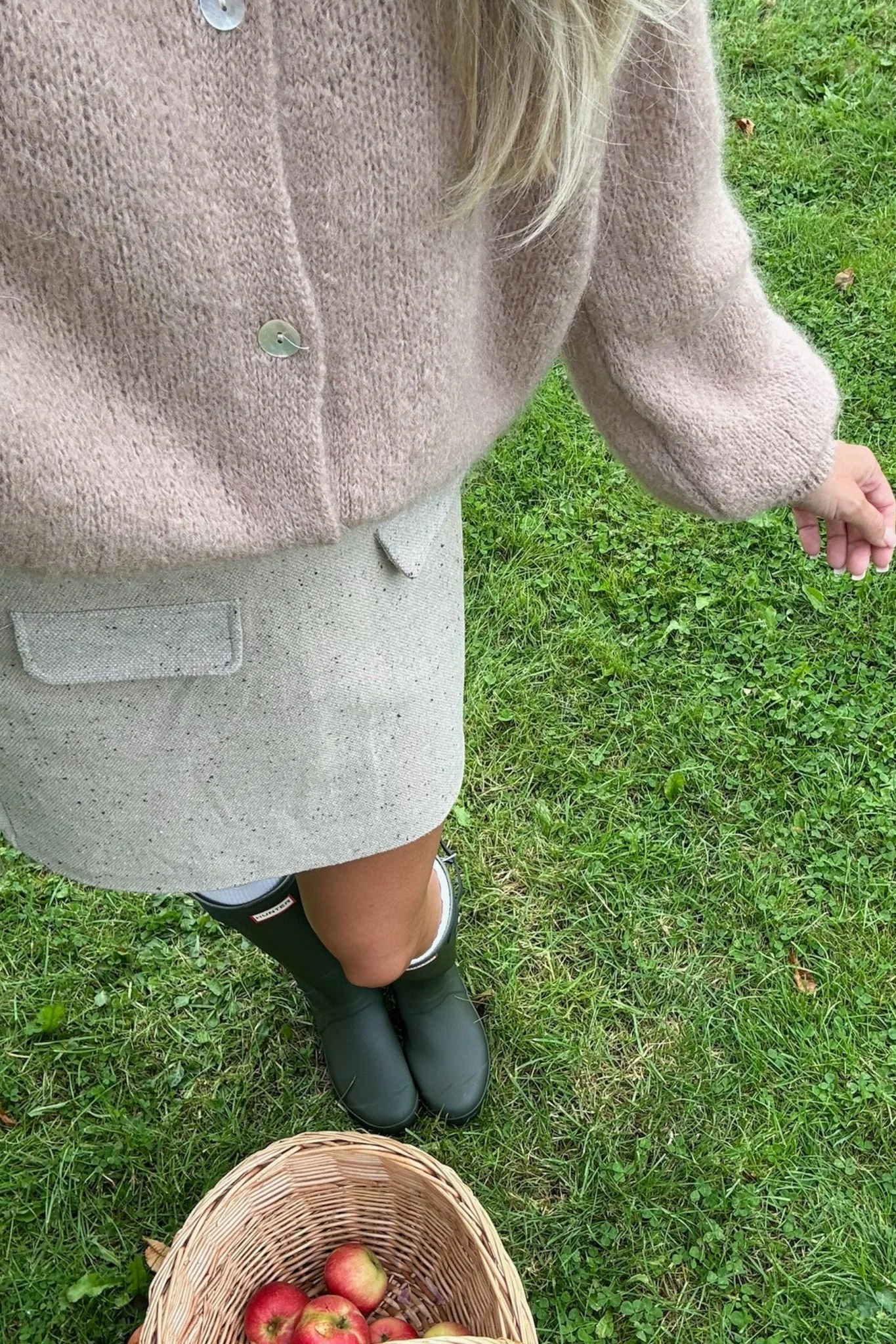 Ida Cardigan Dark Beige - Image 7