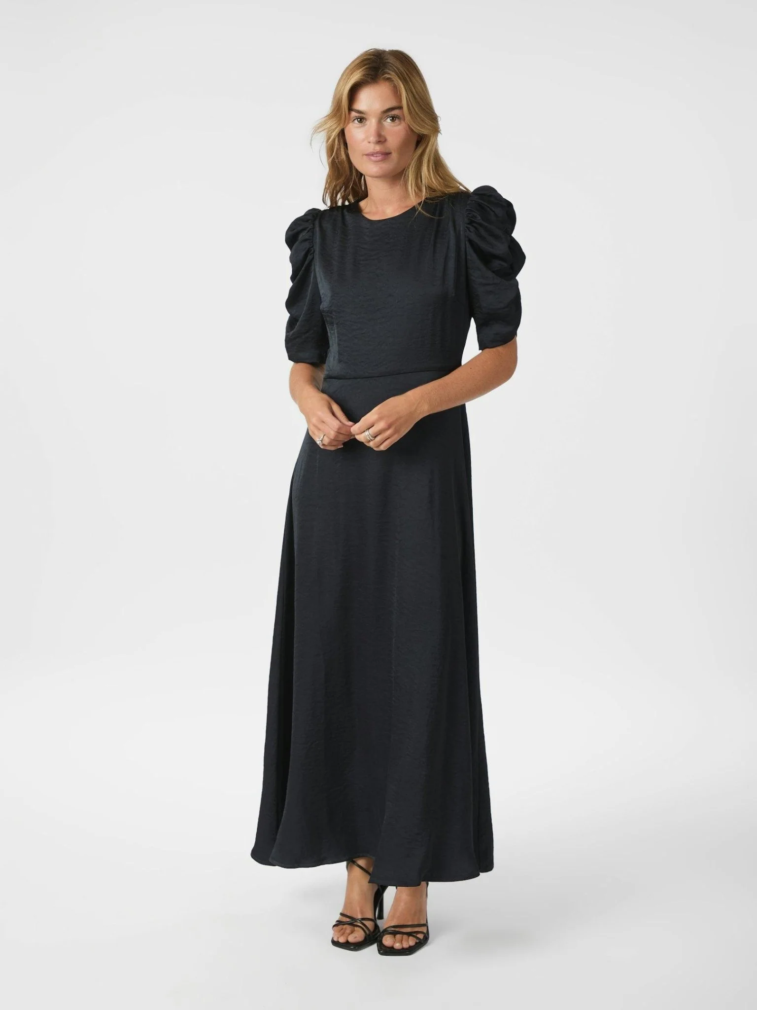 Benuti Solid Dress Navy - Image 6