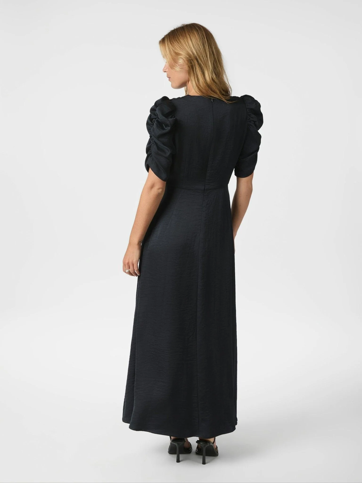 Benuti Solid Dress Navy - Image 7