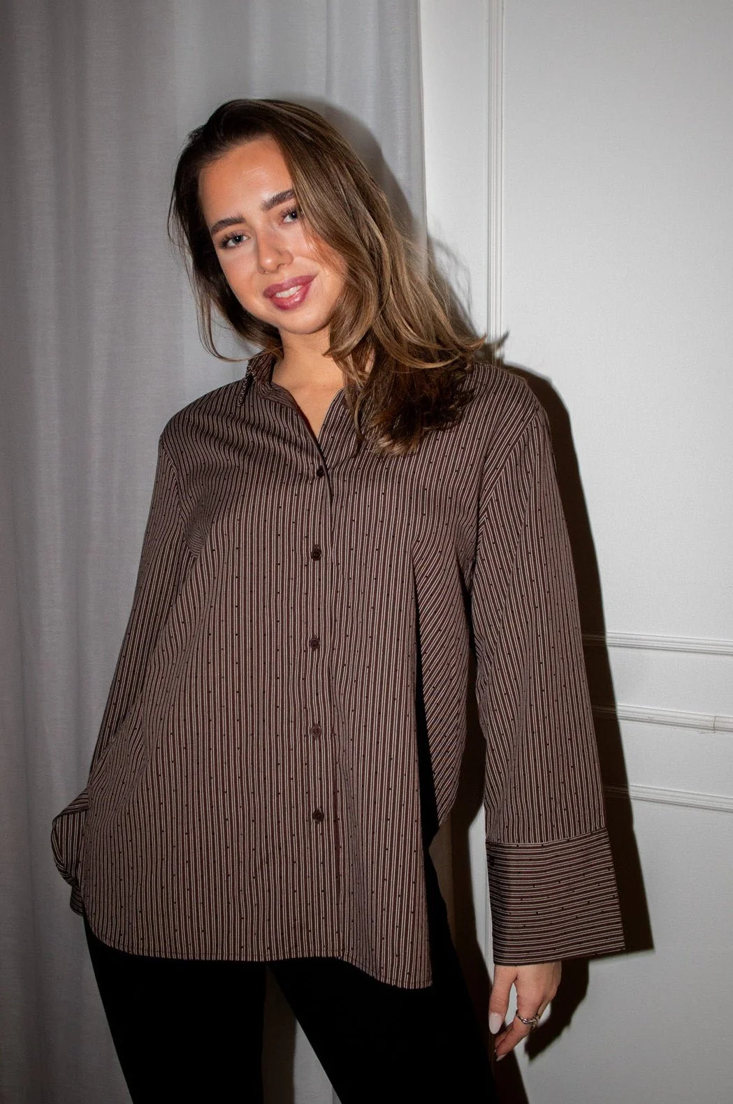 Dita Striped Line Shirt Dark Brown - Image 2
