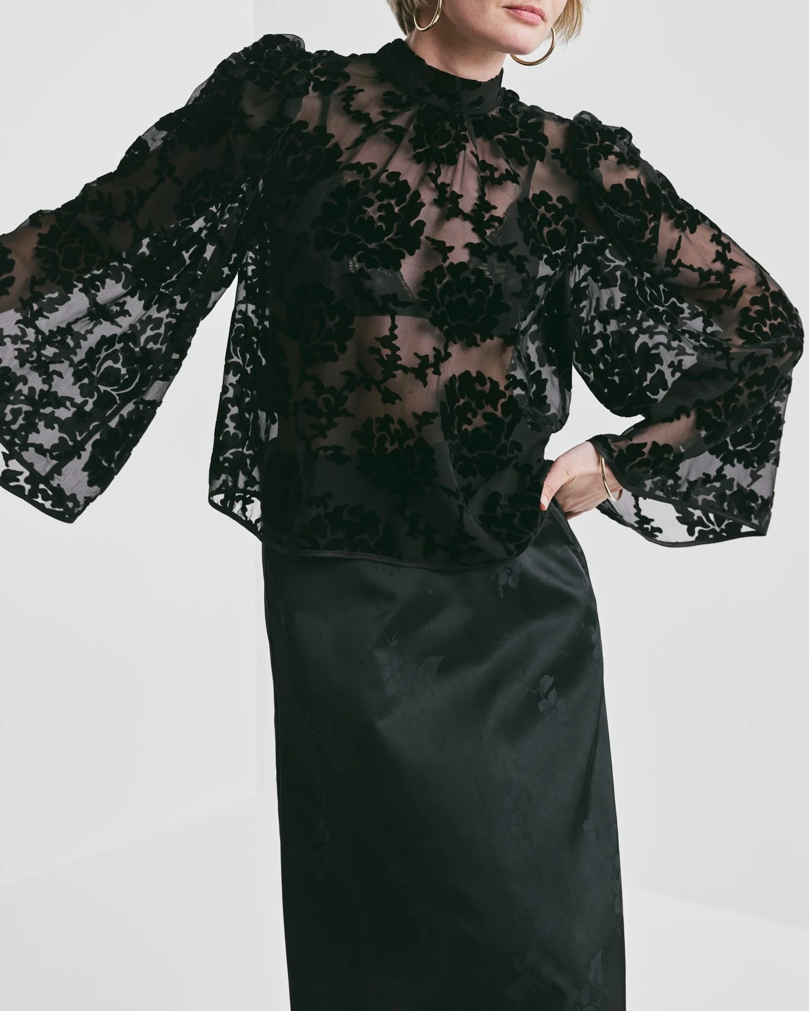 Velvet Flared Top Black - Image 6