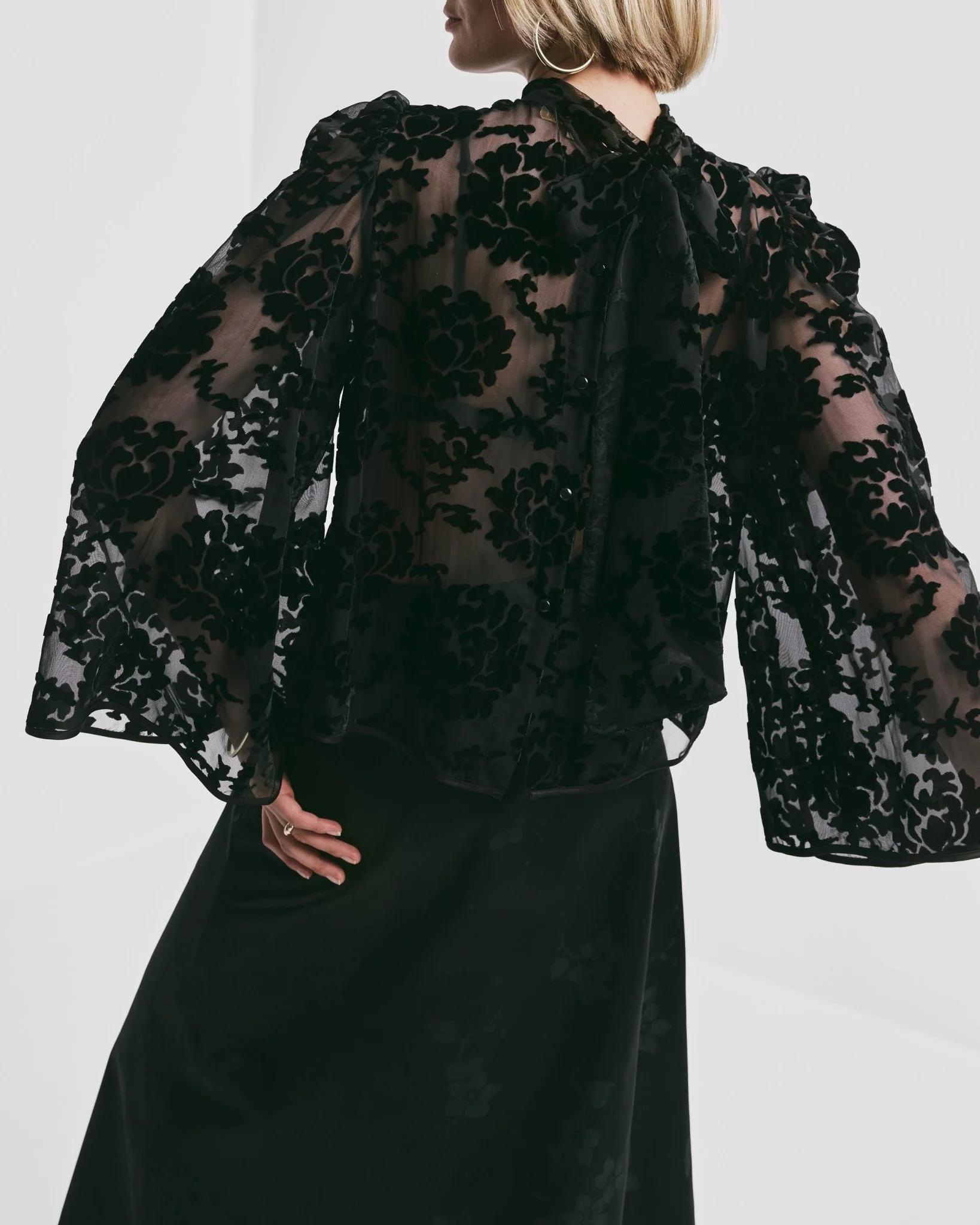 Velvet Flared Top Black - Image 7