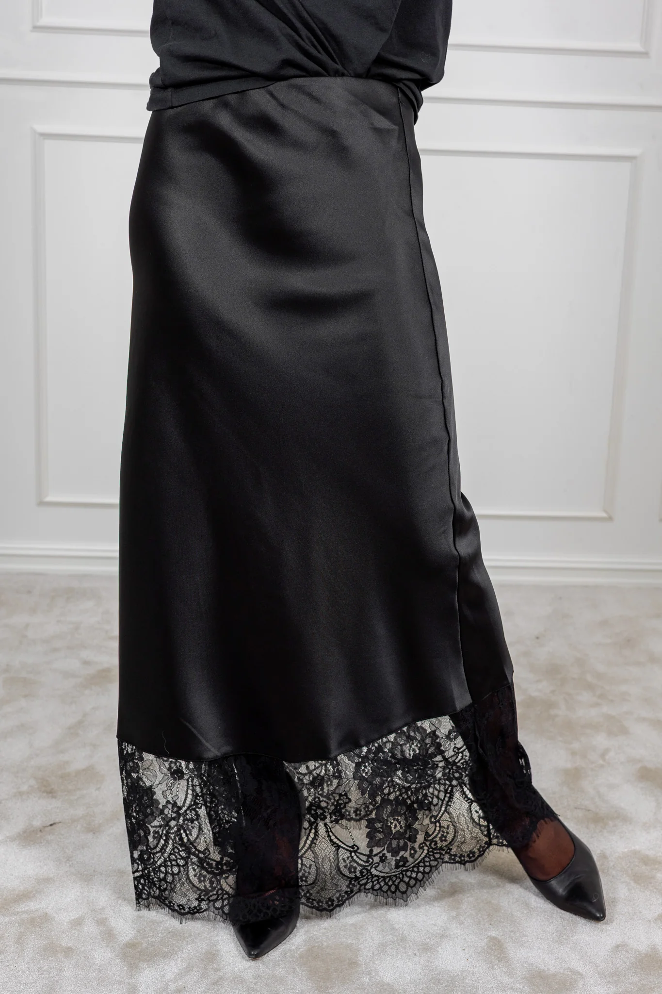 Lumine Sateen Midi Skirt Black - Image 5