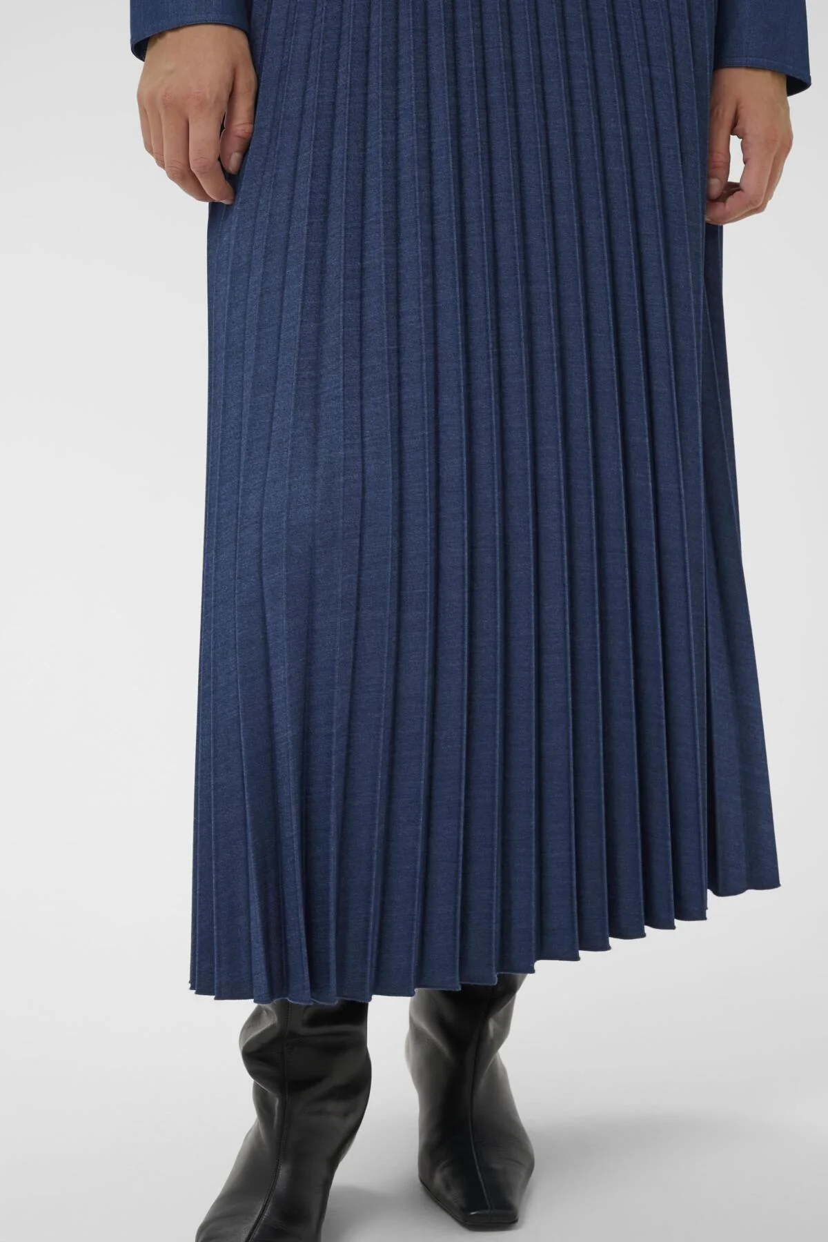 Cherrieiw Skirt Dark Denim - Image 7