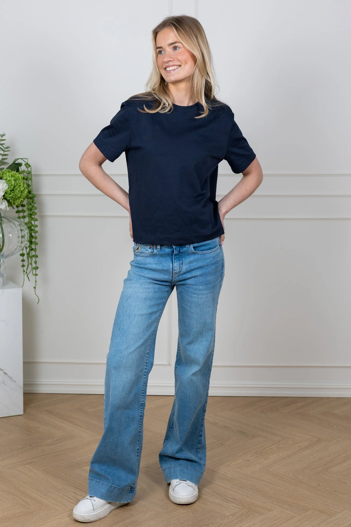 Essential Ss Boxy Tee Dark Sapphire - Image 7