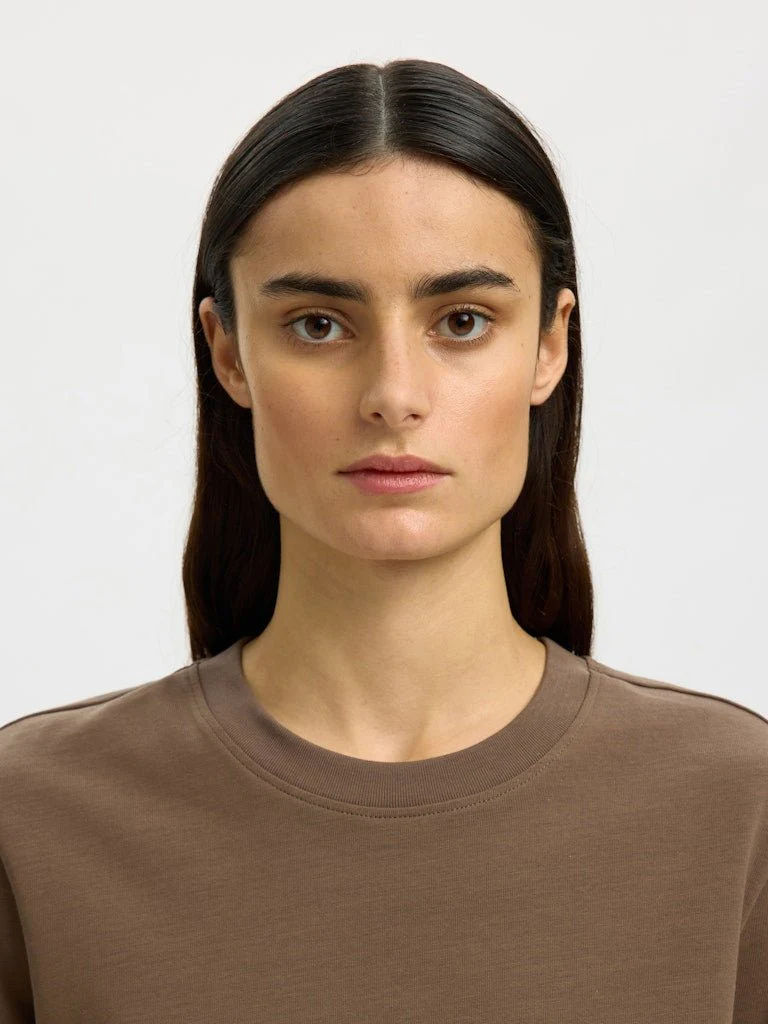 Essential SS Boxy Tee Chocolate Chip - Image 13