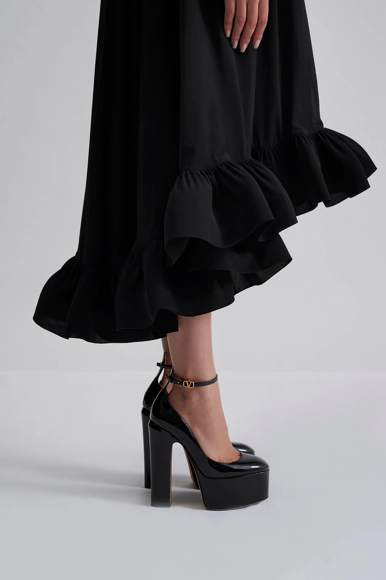 Sabrina Halterneck Ruffled Midi Dress Black - Image 6