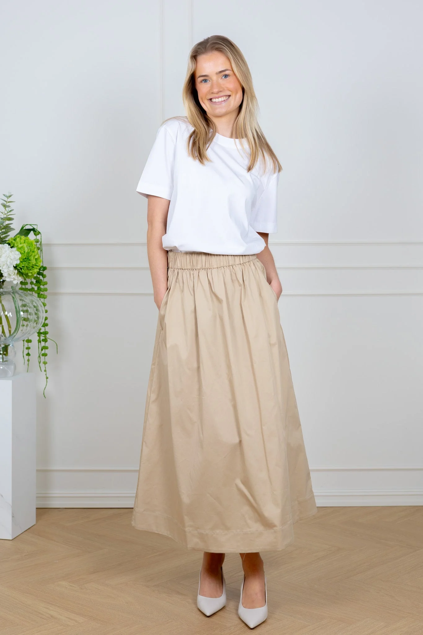 Freya Skirt Beige - Image 4