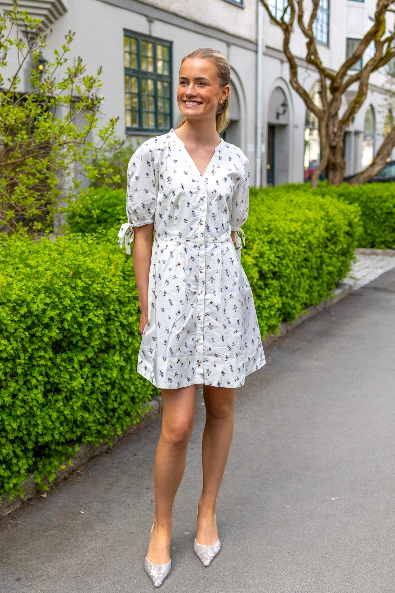 Lia Dress White Anemone Print - Image 4