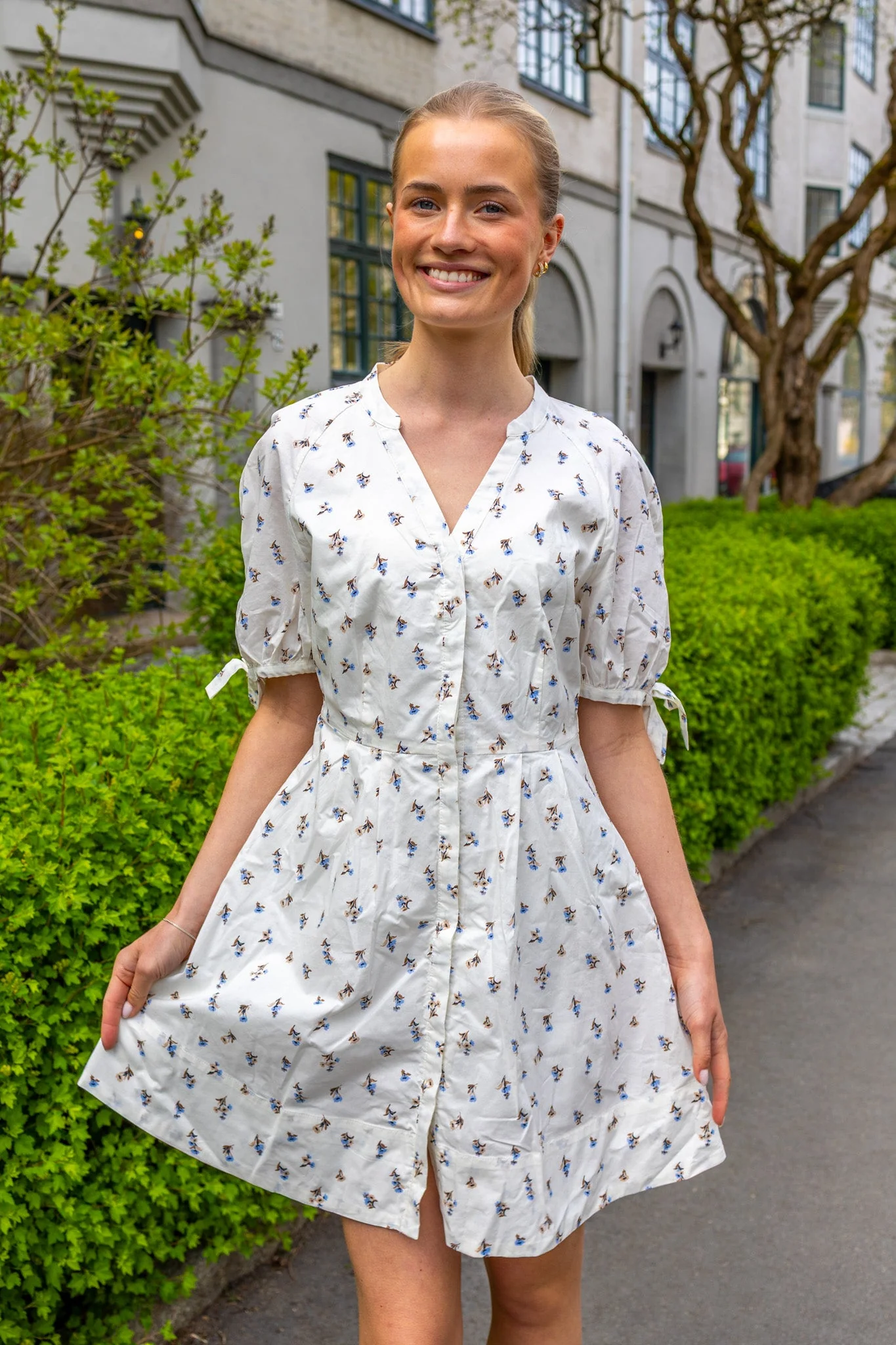Lia Dress White Anemone Print - Image 5