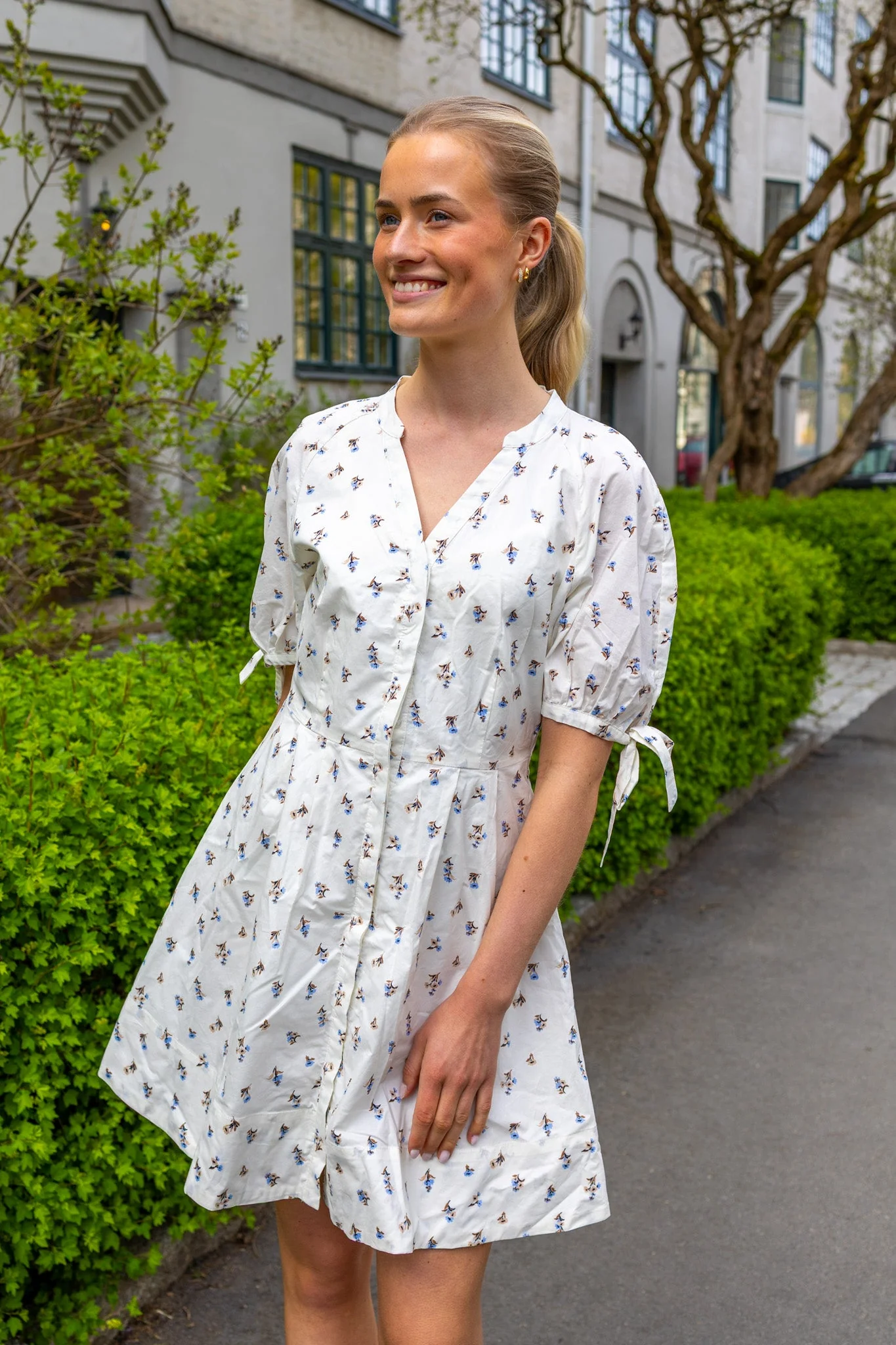 Lia Dress White Anemone Print - Image 6
