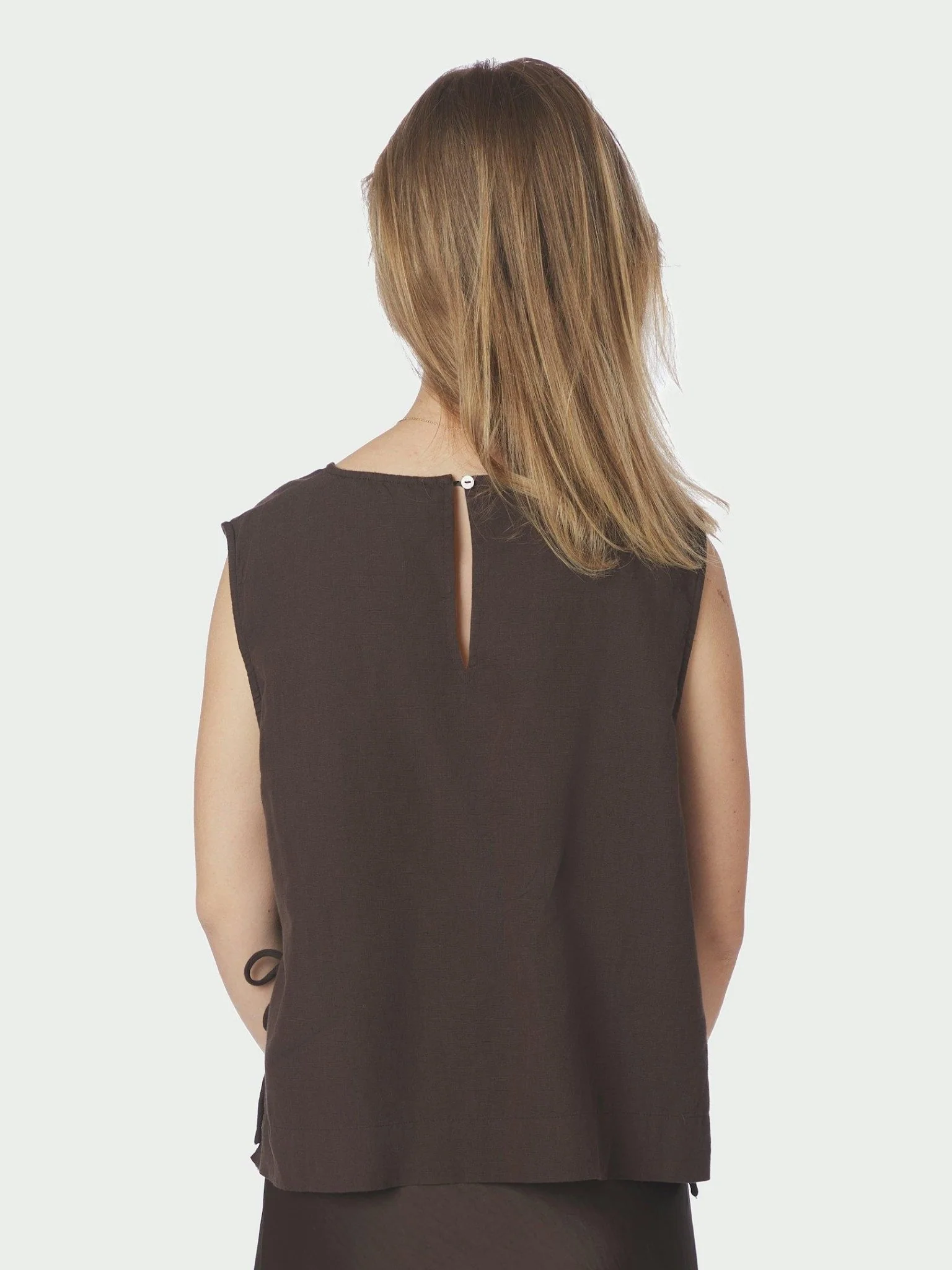 Svetlana Linen Top Dark Brown - Image 9