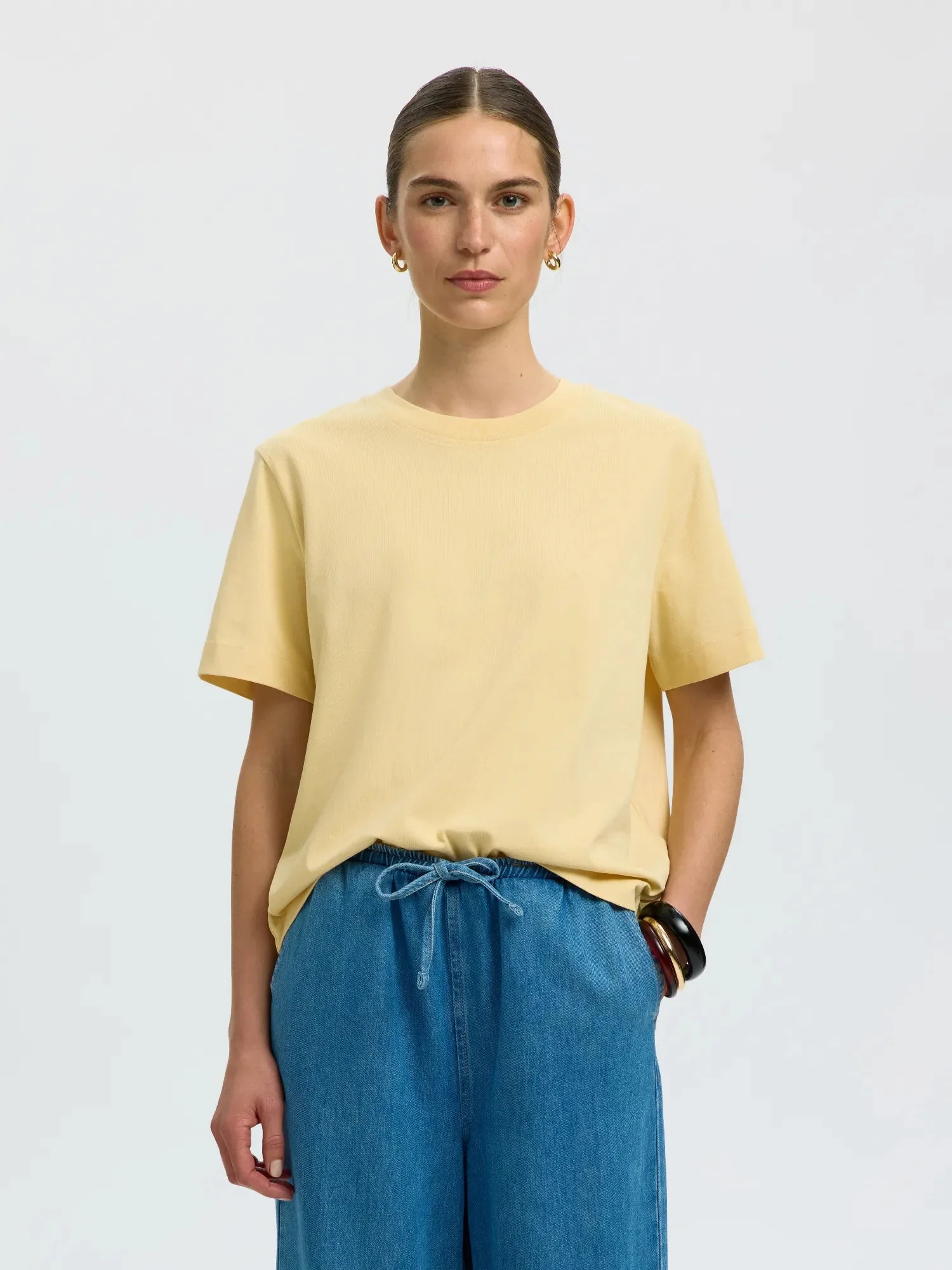 Essential Ss Boxy Tee Italian Straw - Image 7