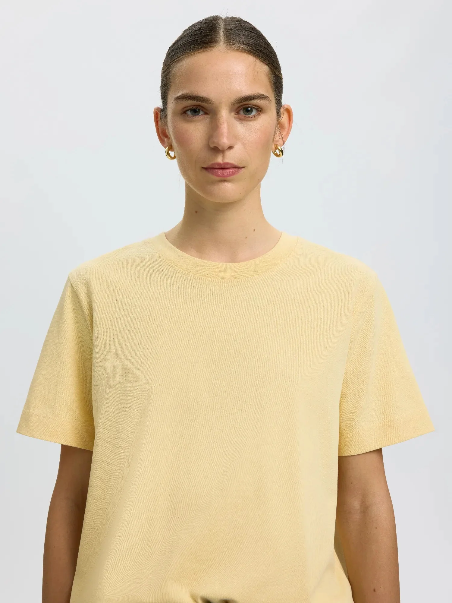 Essential Ss Boxy Tee Italian Straw - Image 9