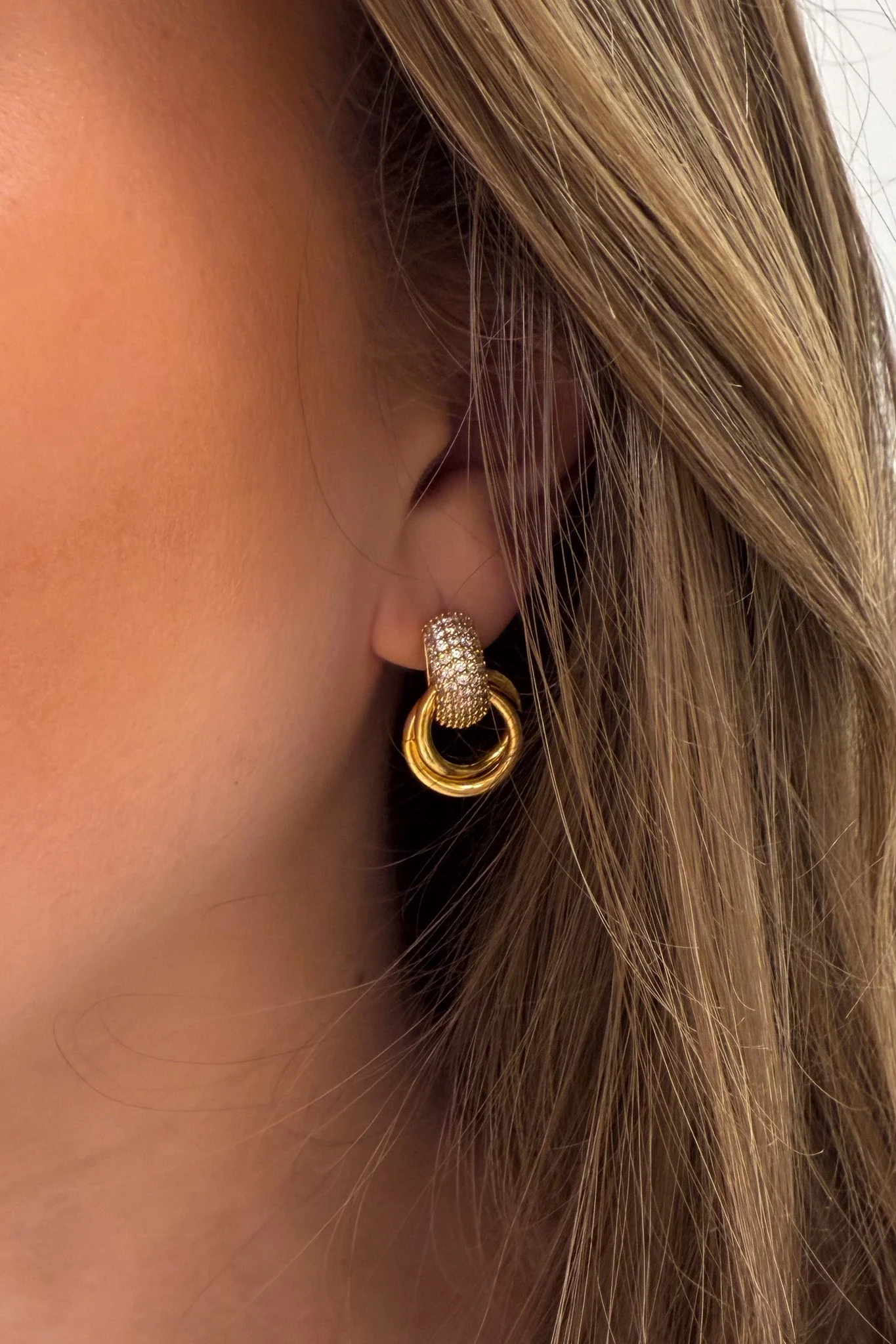 Pave Interlocking Earrings Pale Gold - Image 2