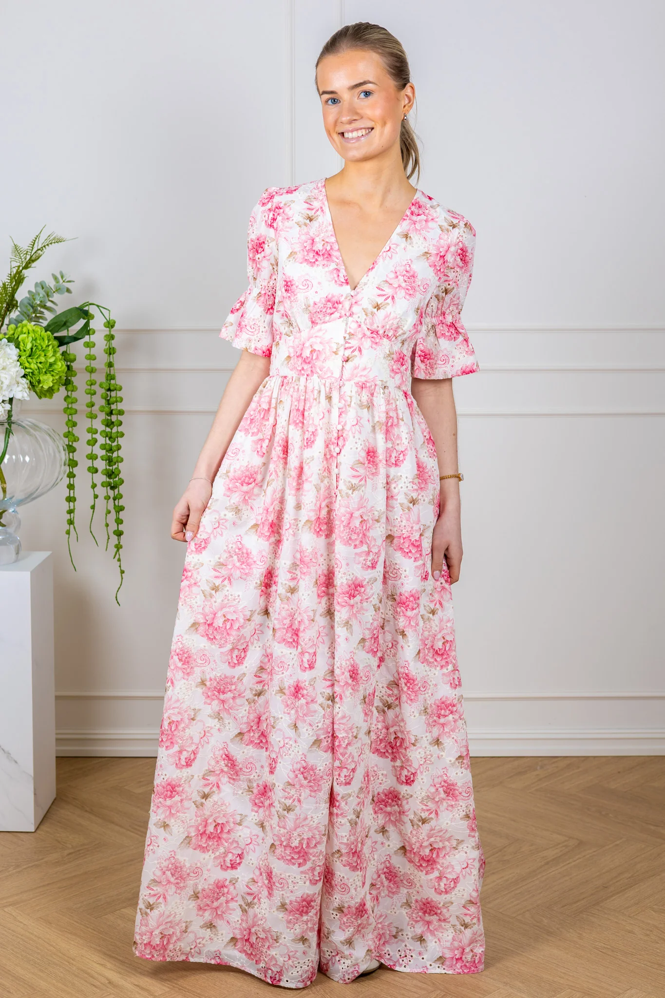 Evie Maxi Dress Peony Pop Pink
