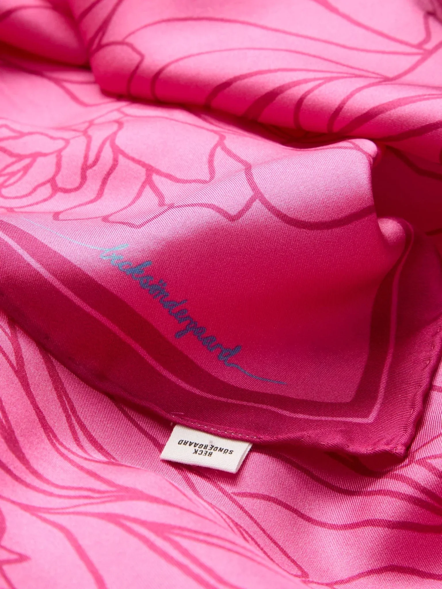 Stencia Tulip Sia Scarf Vivacious Pink - Image 4