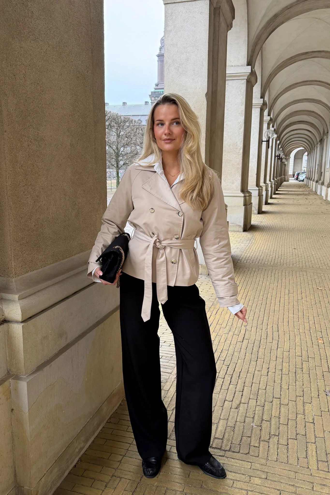 Vera Trenchcoat Sand - Image 2