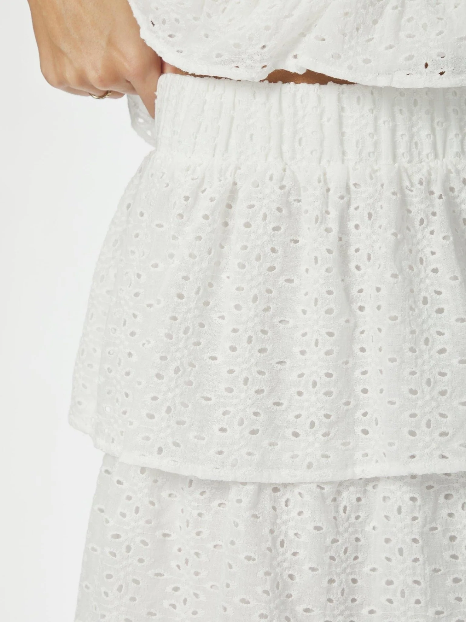 Morris Emb Skirt Off White - Image 7