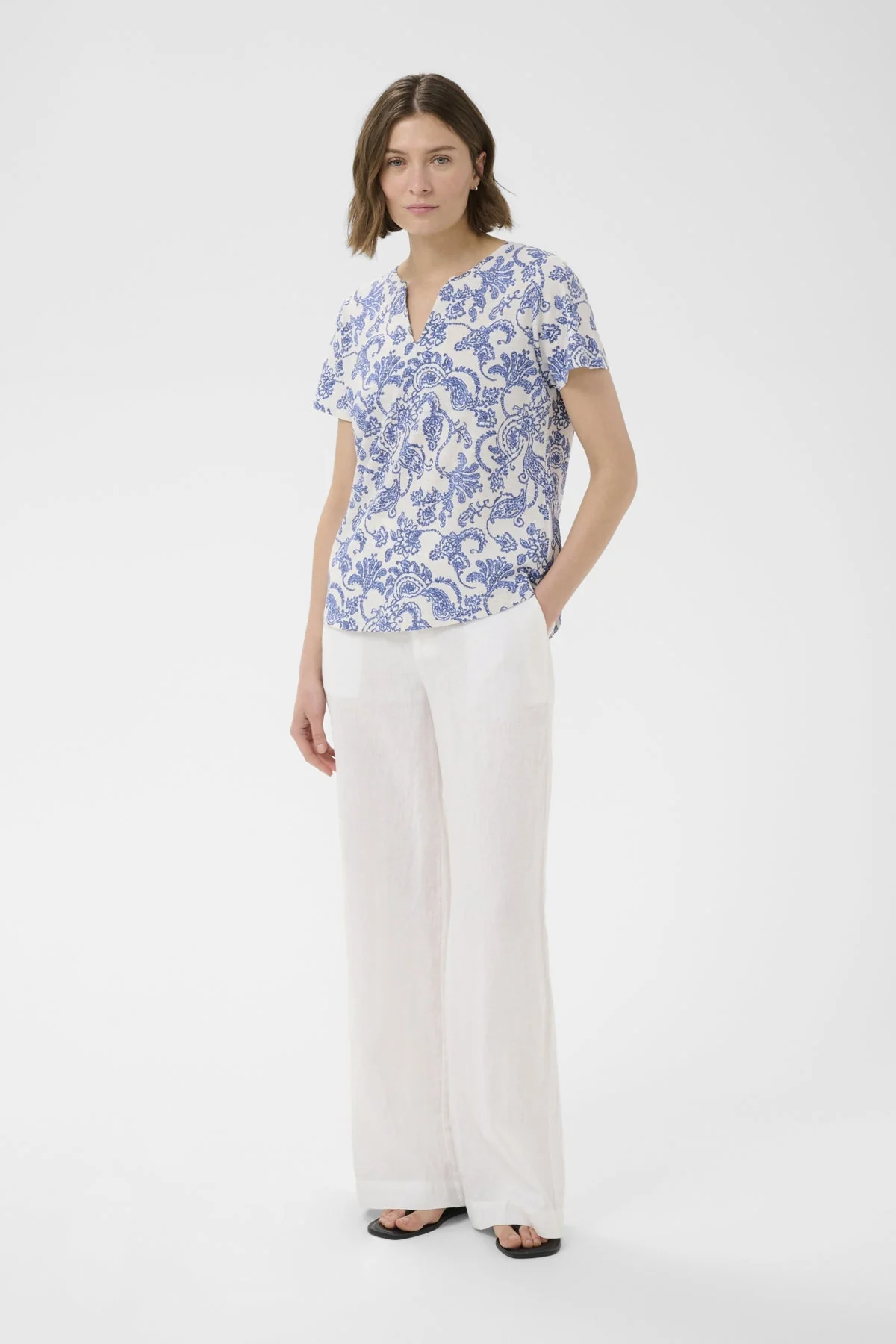 Gesinas T-Shirt Blue Dot Paisley Print - Image 3