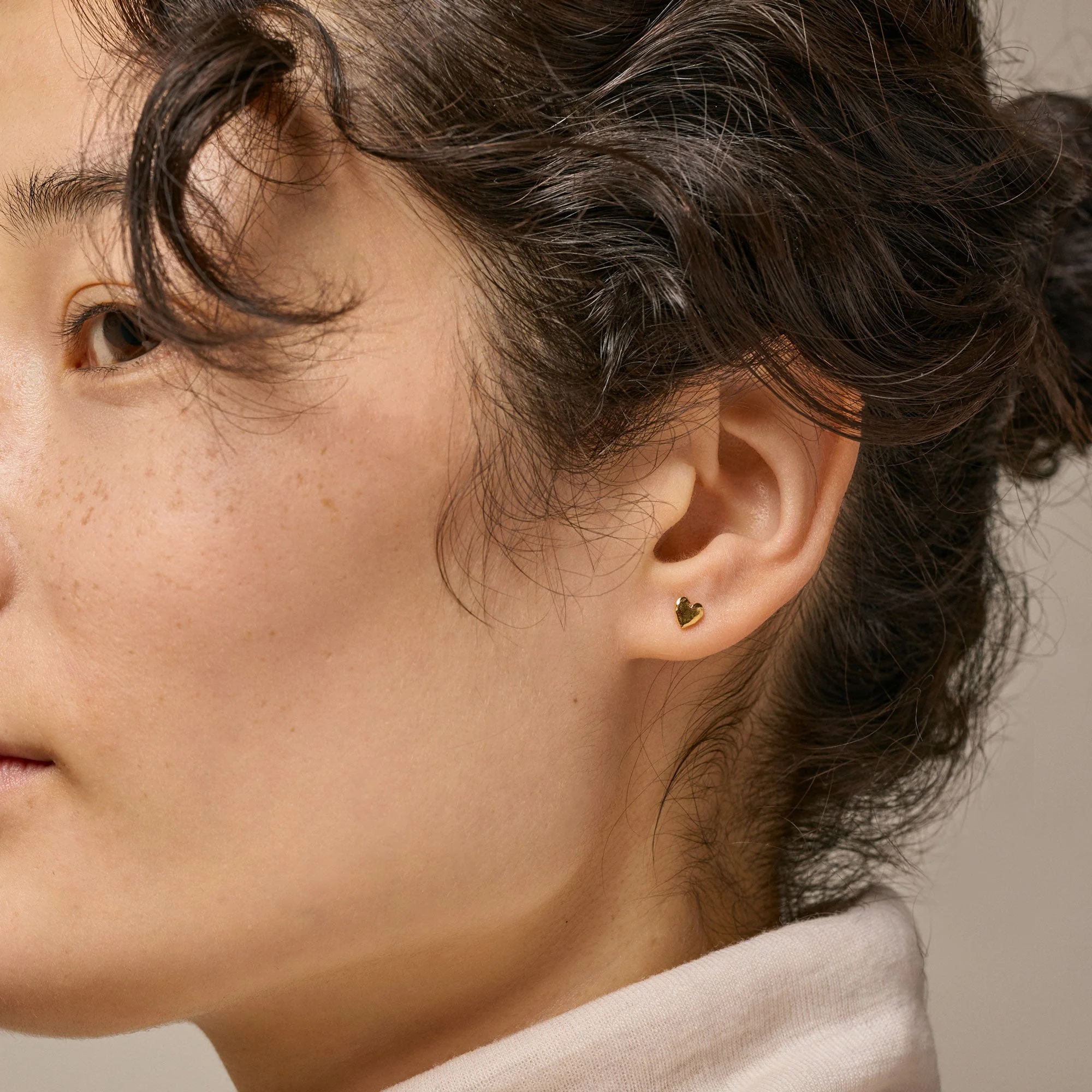 Heart Earrings Gold - Image 2