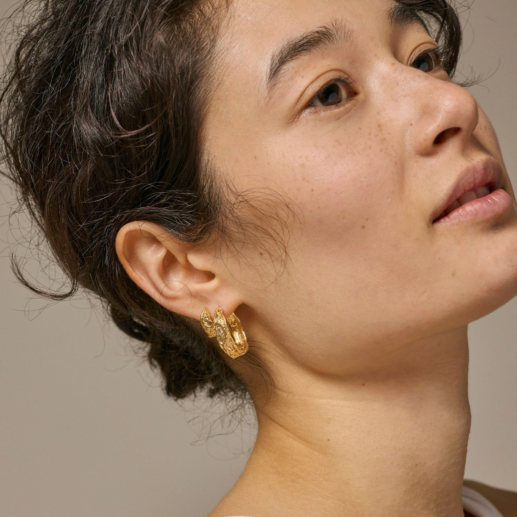 Nela Earrings Gold - Image 2
