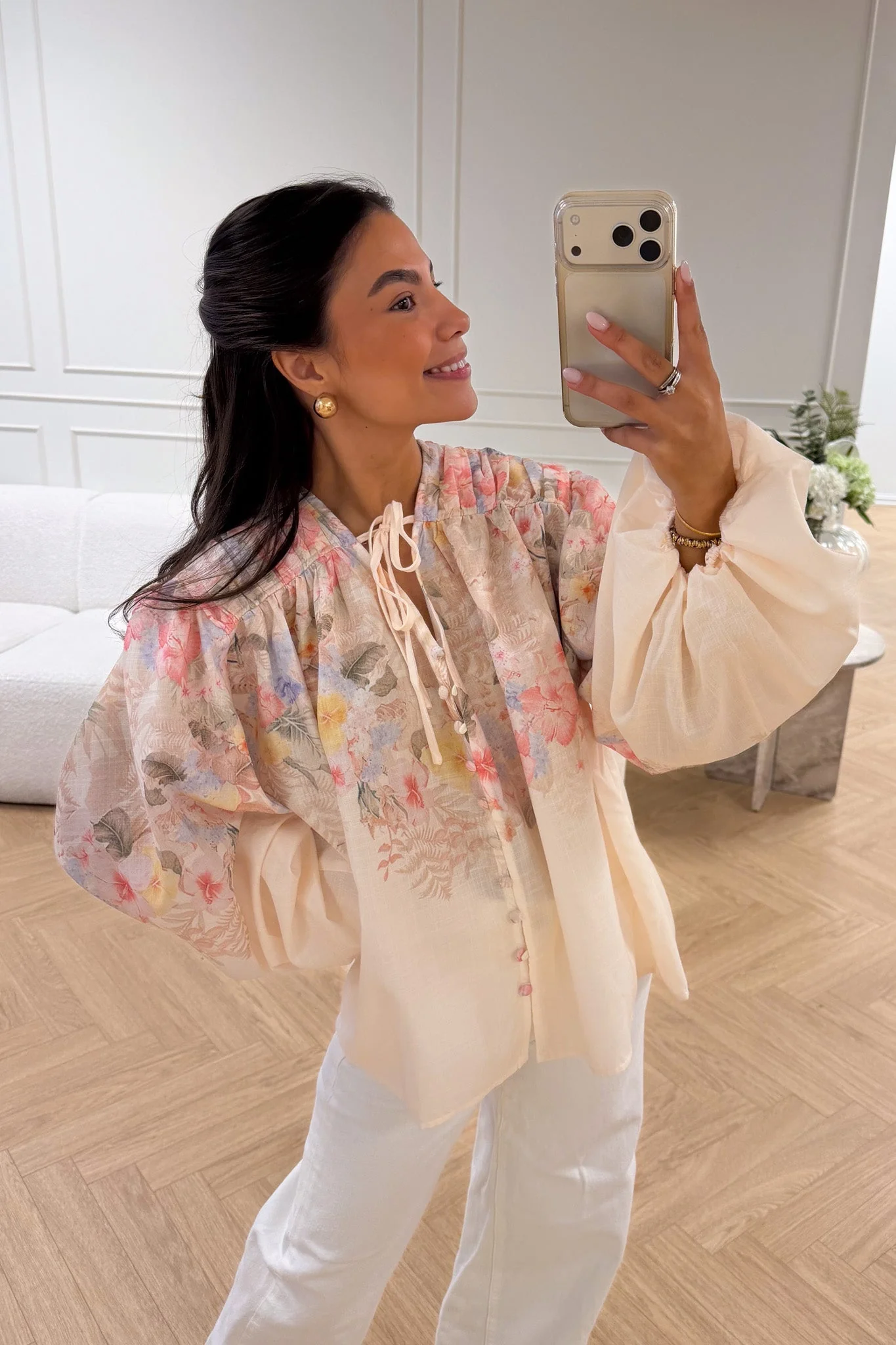 Spring Blouse Beige Flower - Image 4