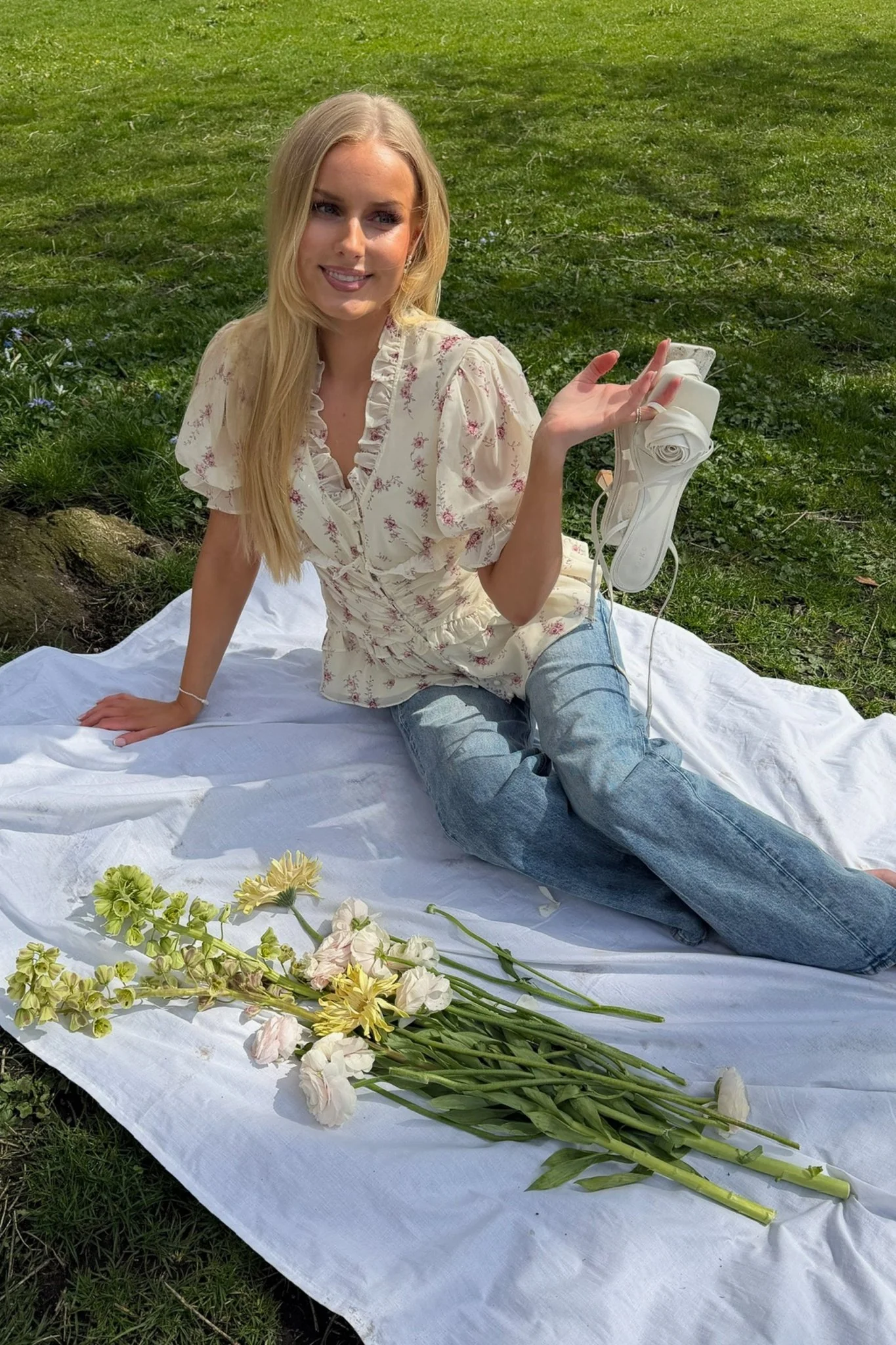 Ariel Blouse Off White Vintage Rose - Image 3