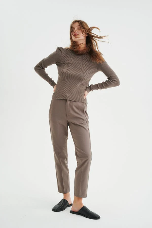 Zellaiw Flat Pant - Image 4