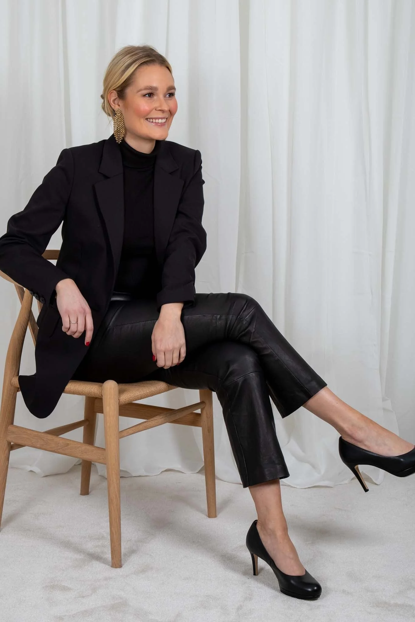 Zellaiw Long Blazer Black - Image 3