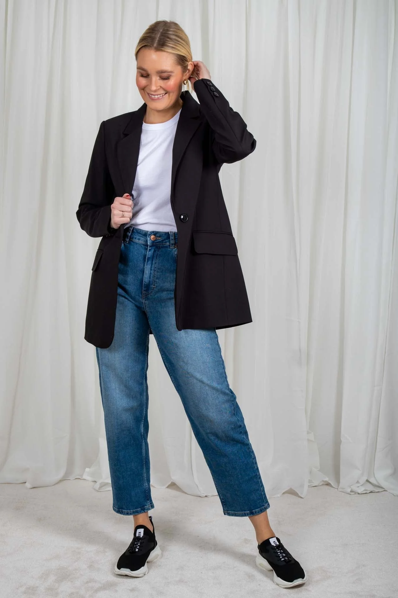 Zellaiw Long Blazer Black - Image 5
