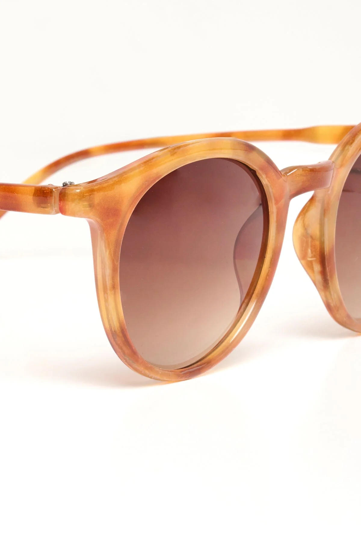 Banou Sunglasses Tortoise Shell - Image 8