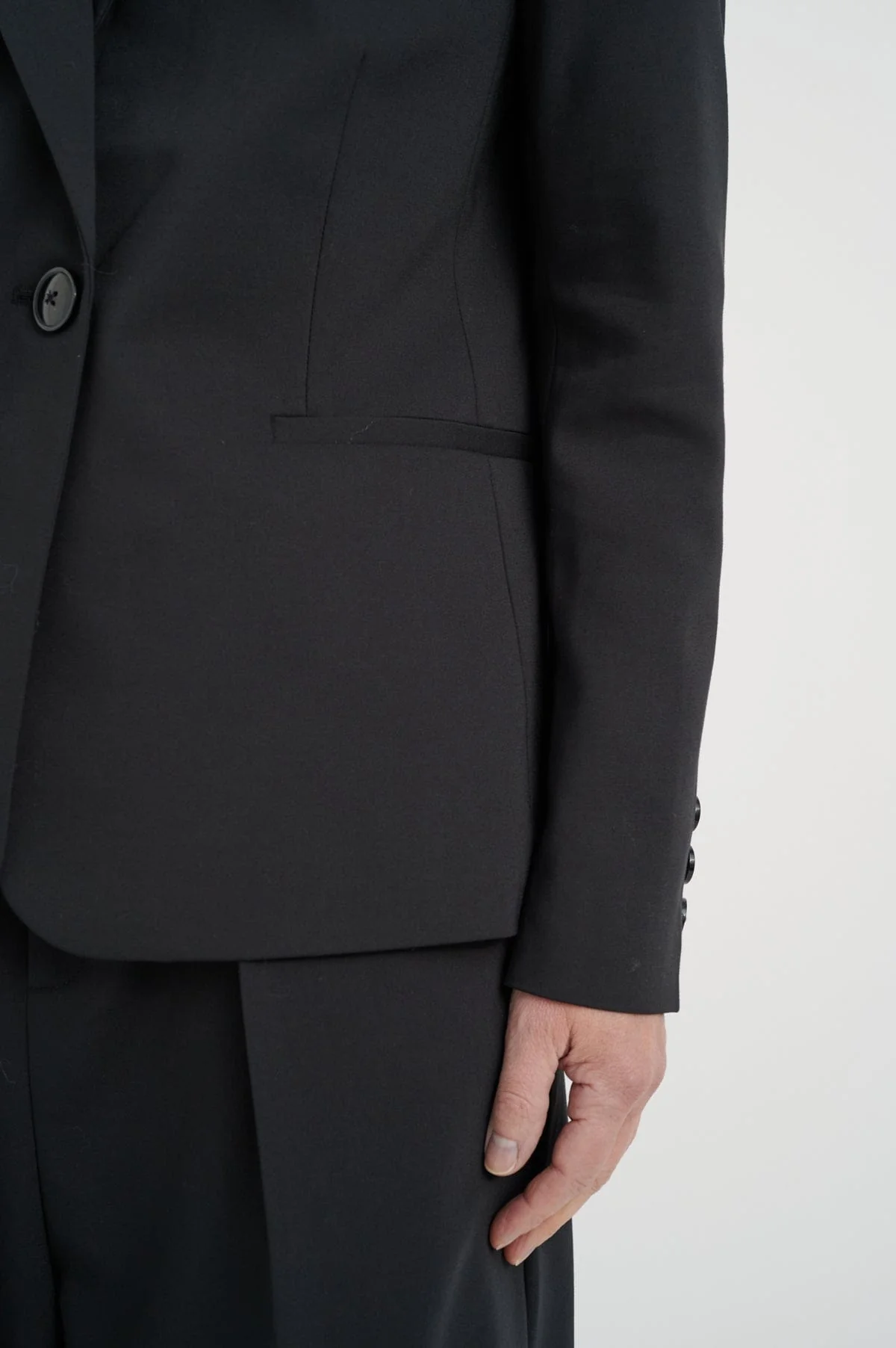 Zellaiw Classic Short Blazer Black - Image 5