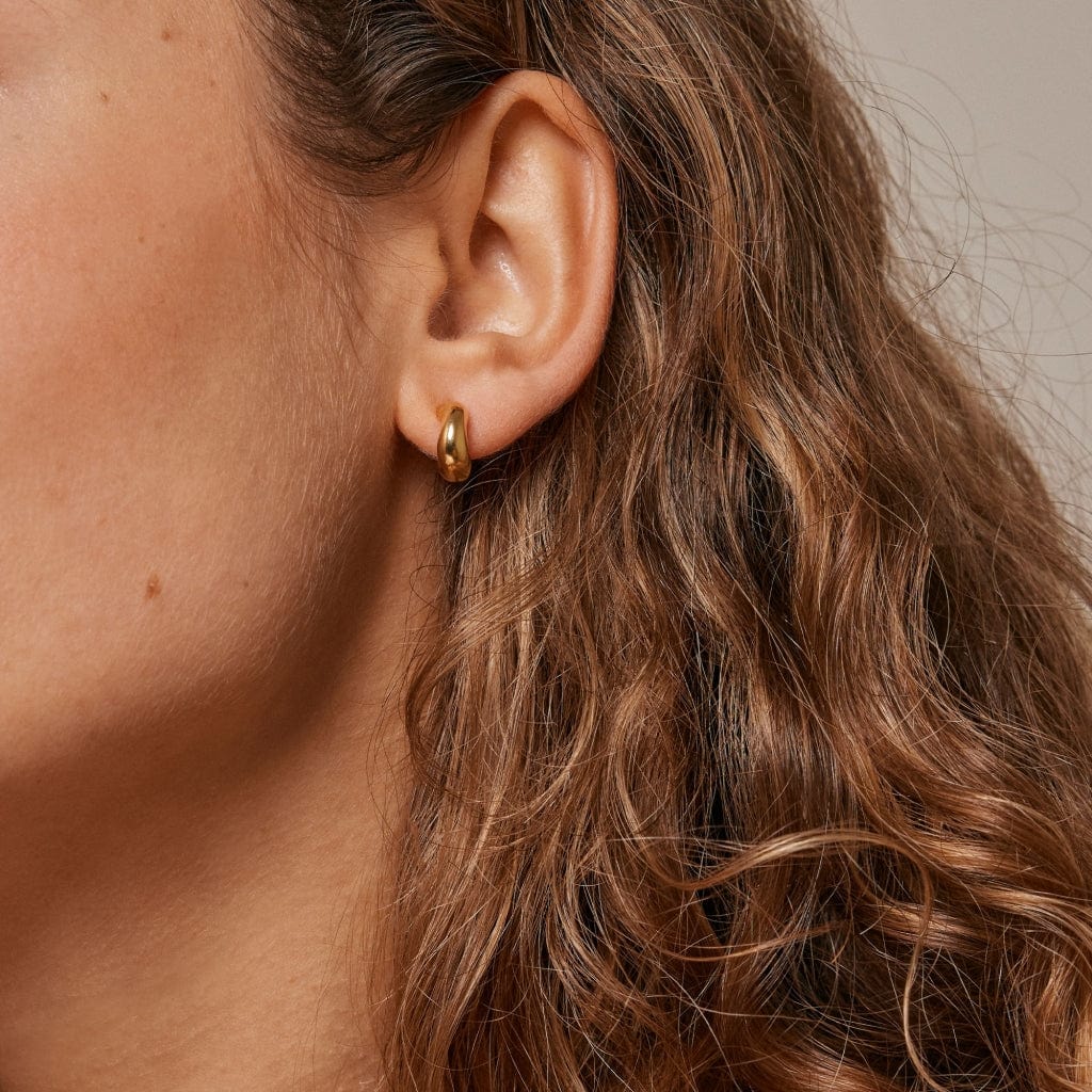 Gianna Small Earrings Gold - Image 2